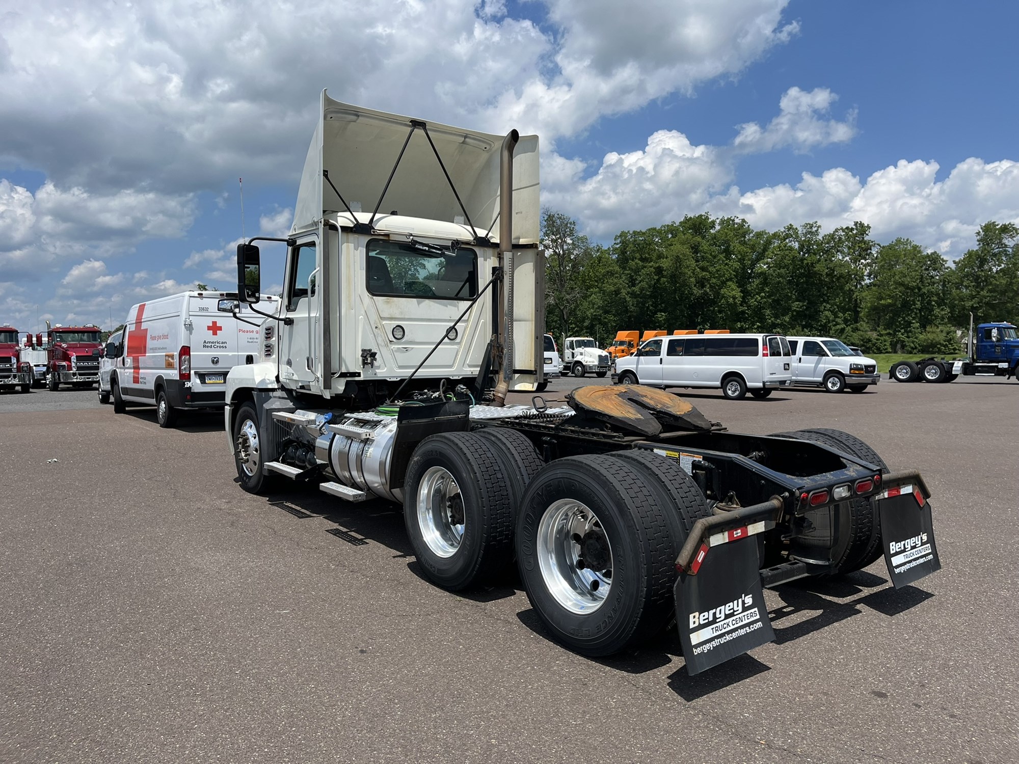2019 MACK AN64T - image 6 of 6