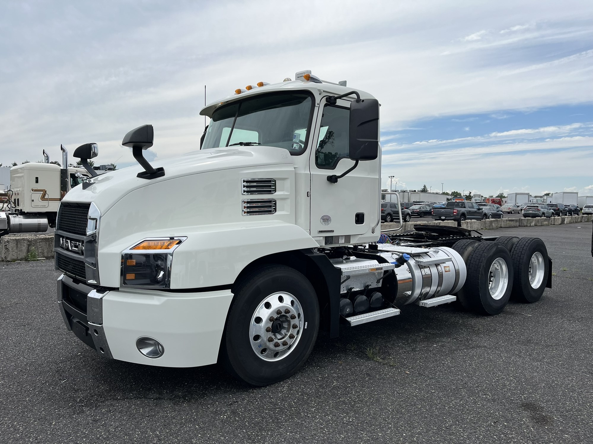 2020 MACK AN64T - image 1 of 6