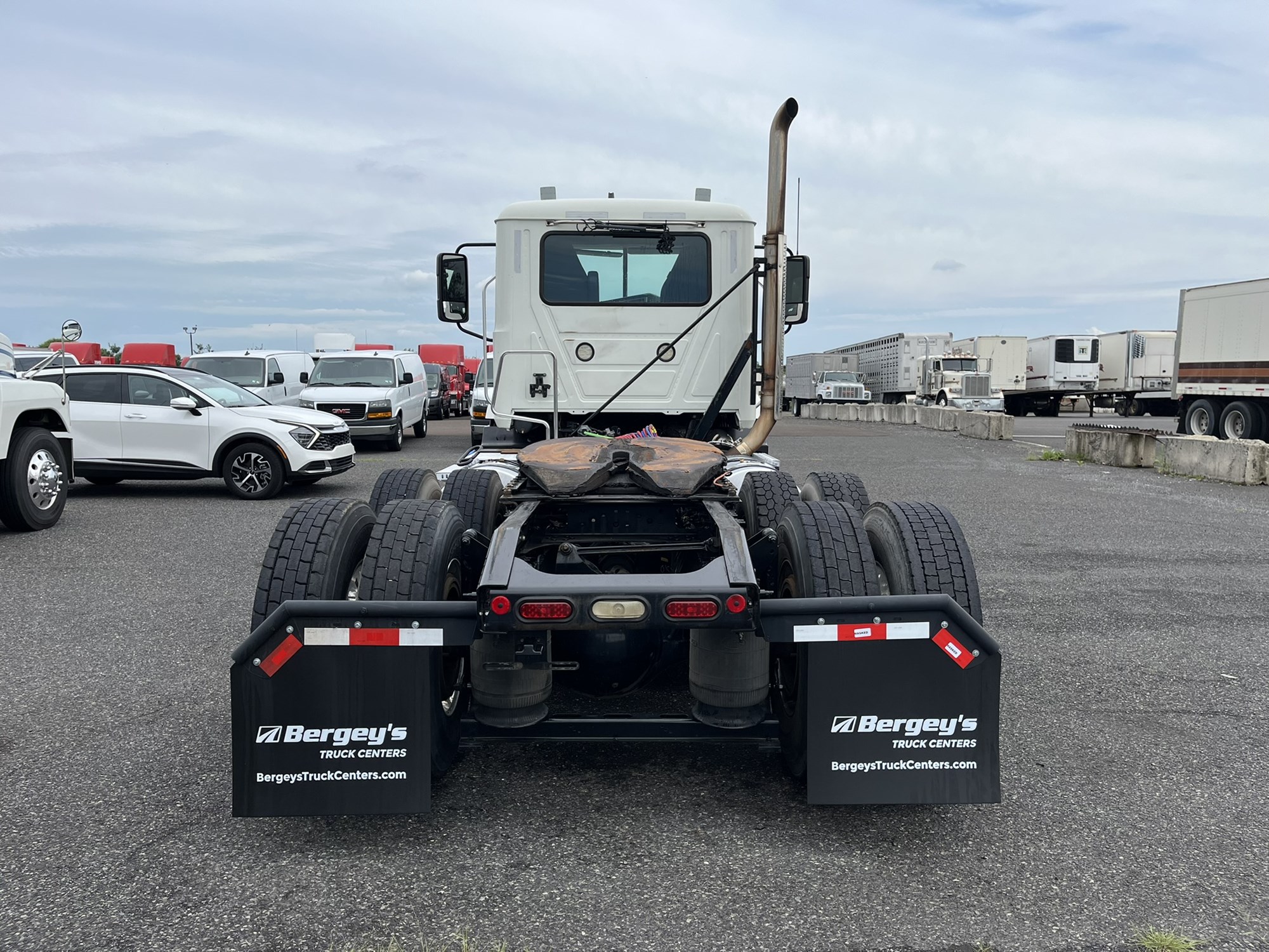 2020 MACK AN64T - image 3 of 6