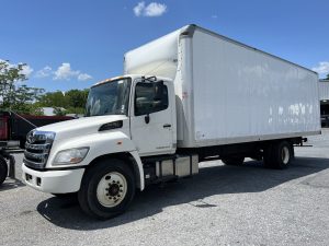2014 Hino 268A 1048148-01