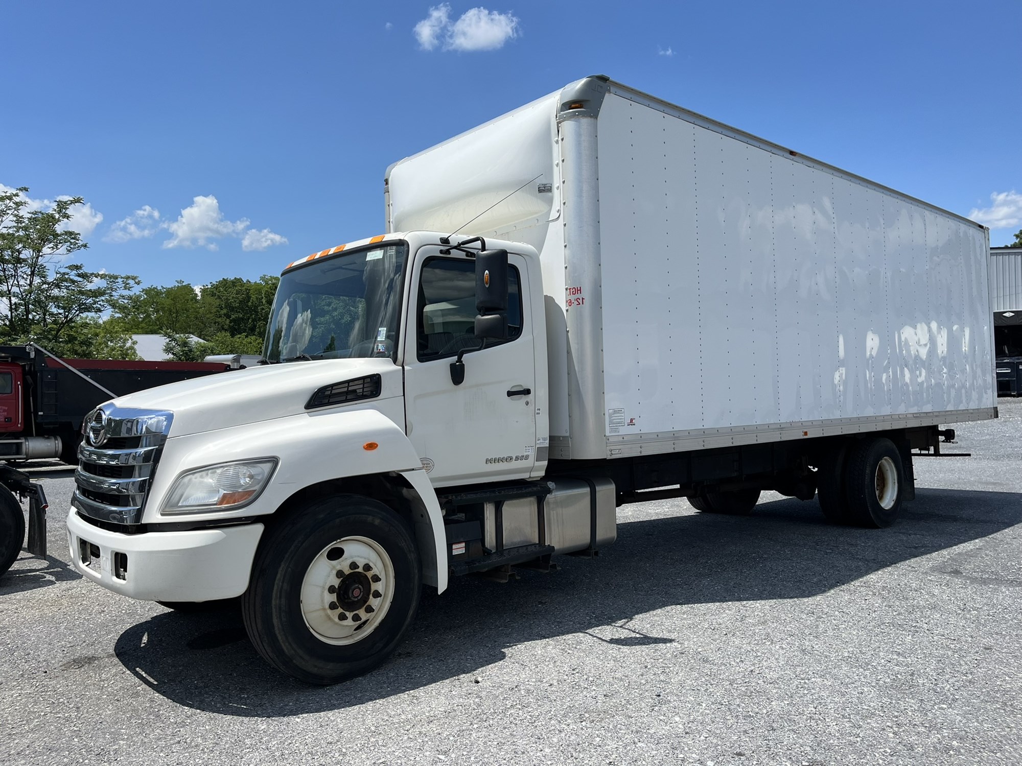 2014 Hino 268A - image 1 of 6