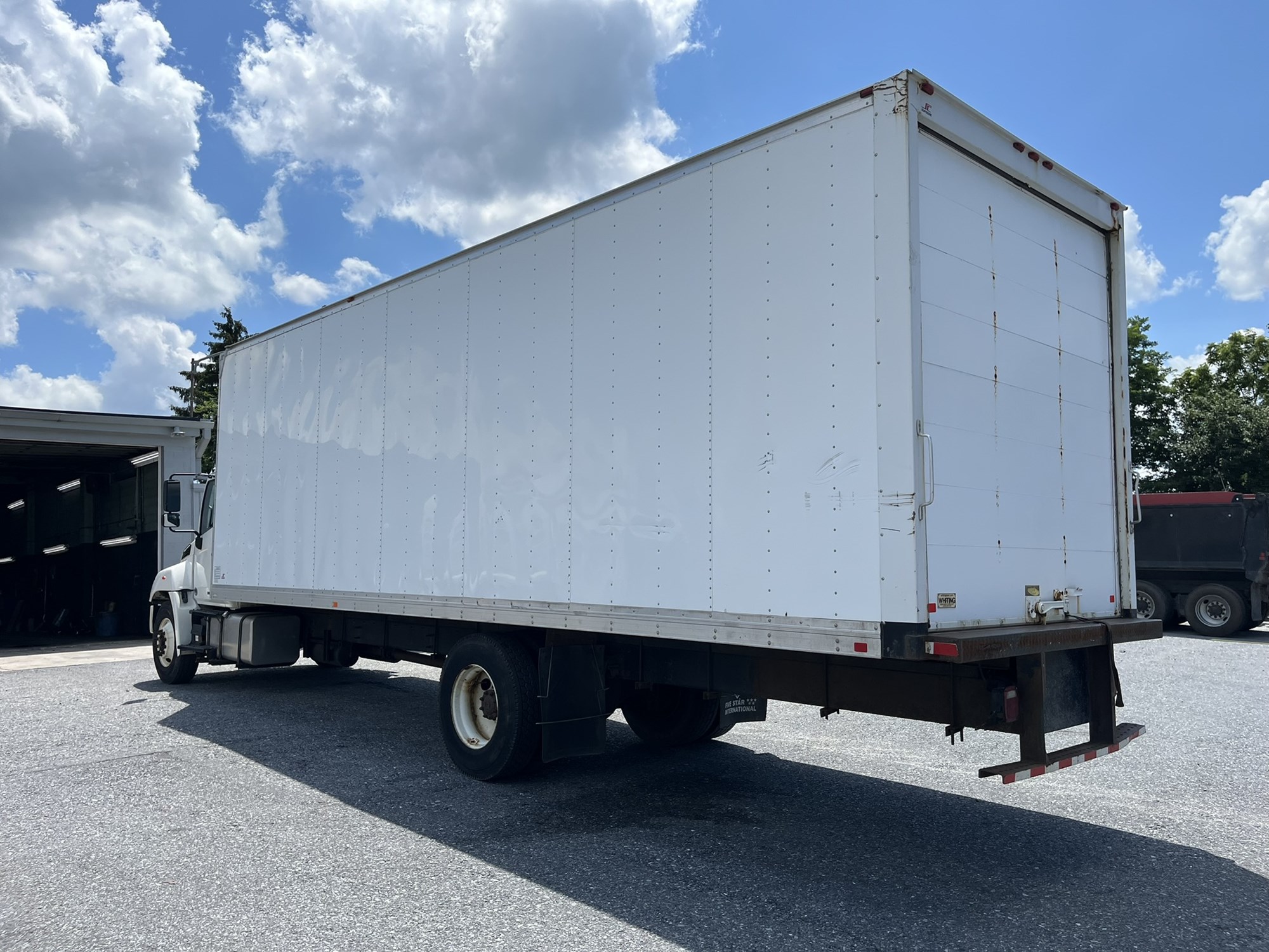 2014 Hino 268A - image 6 of 6
