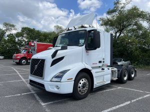 2020 VOLVO VNR 1059027-01