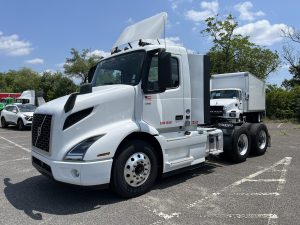 2020 VOLVO VNR 1059029-01