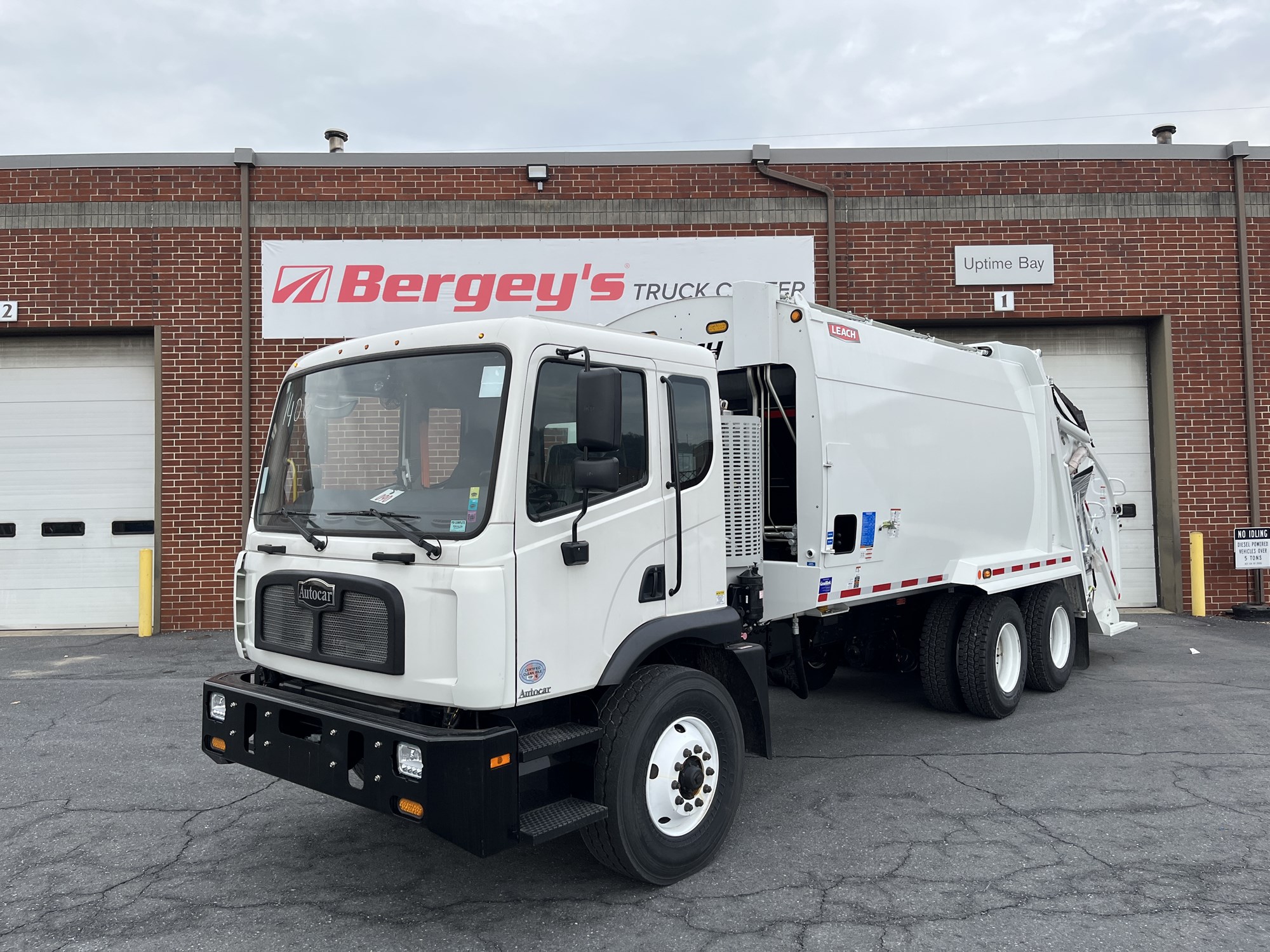 2025 Autocar ACMD64 - image 1 of 6
