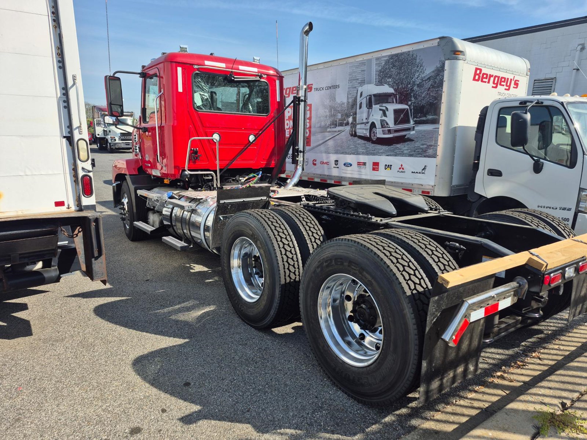2026 Mack AN64T DAY CAB - image 3 of 3