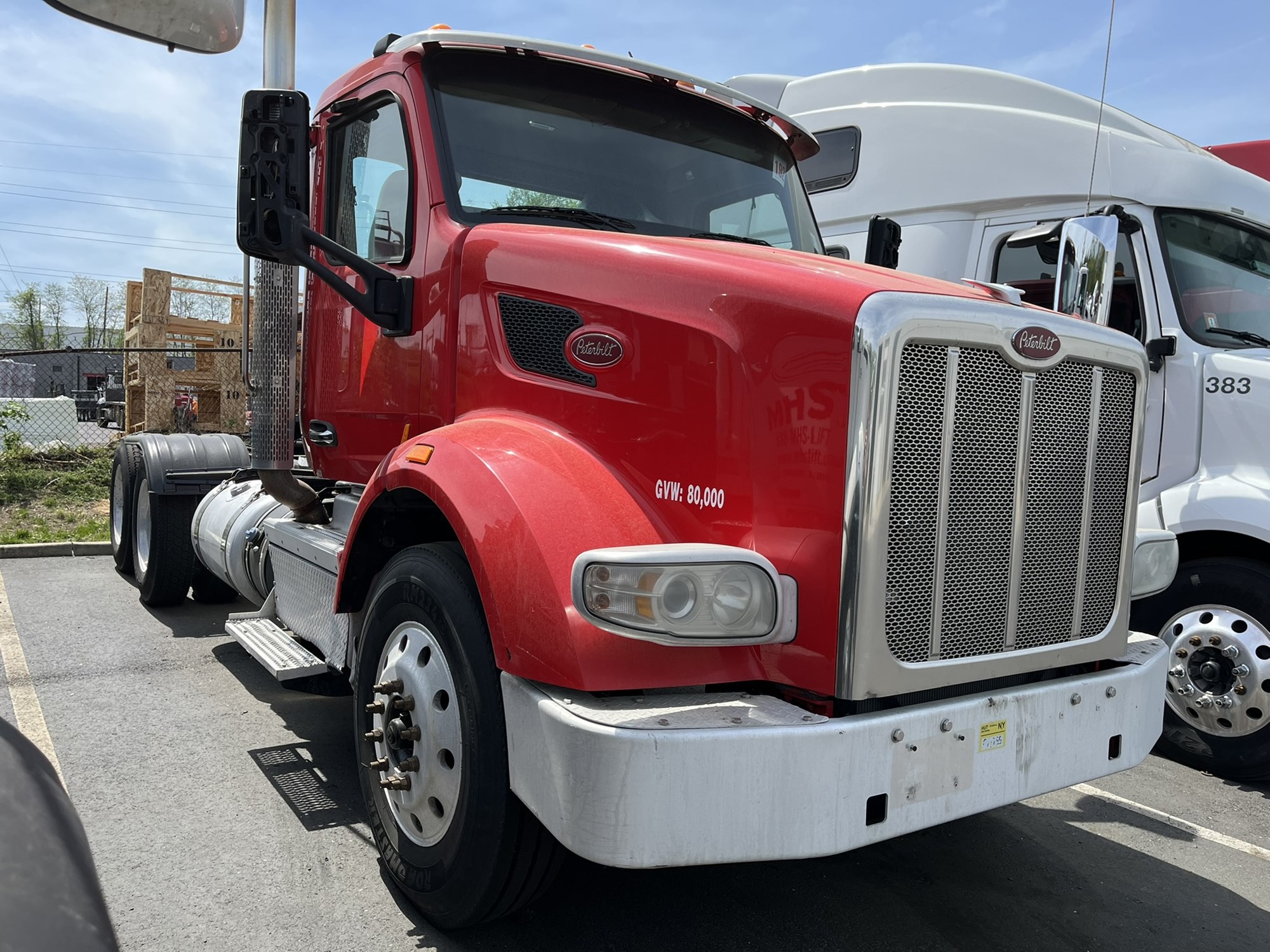 2019 Peterbilt 567 - image 2 of 6