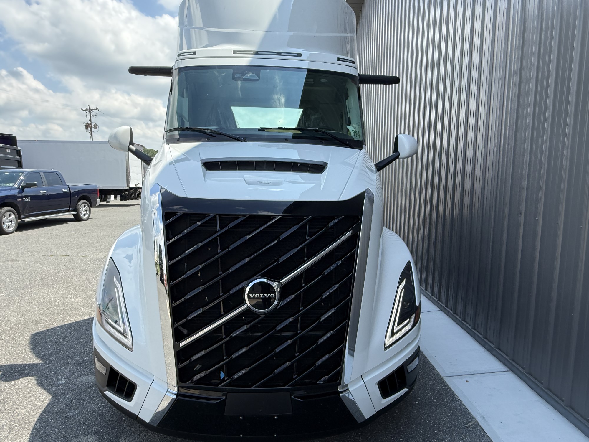 2026 VOLVO New VNL64T300 - image 6 of 6