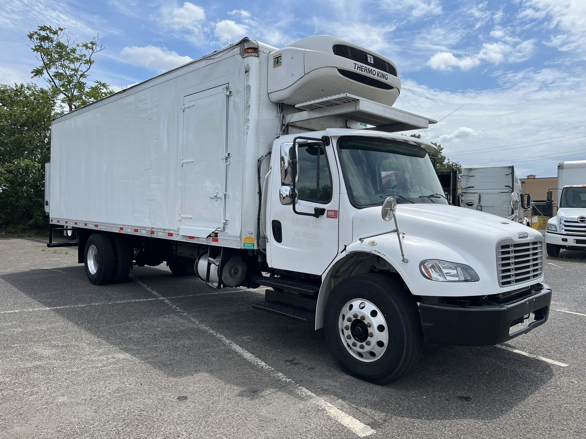 2017 Freightliner M2 - image 3 of 6