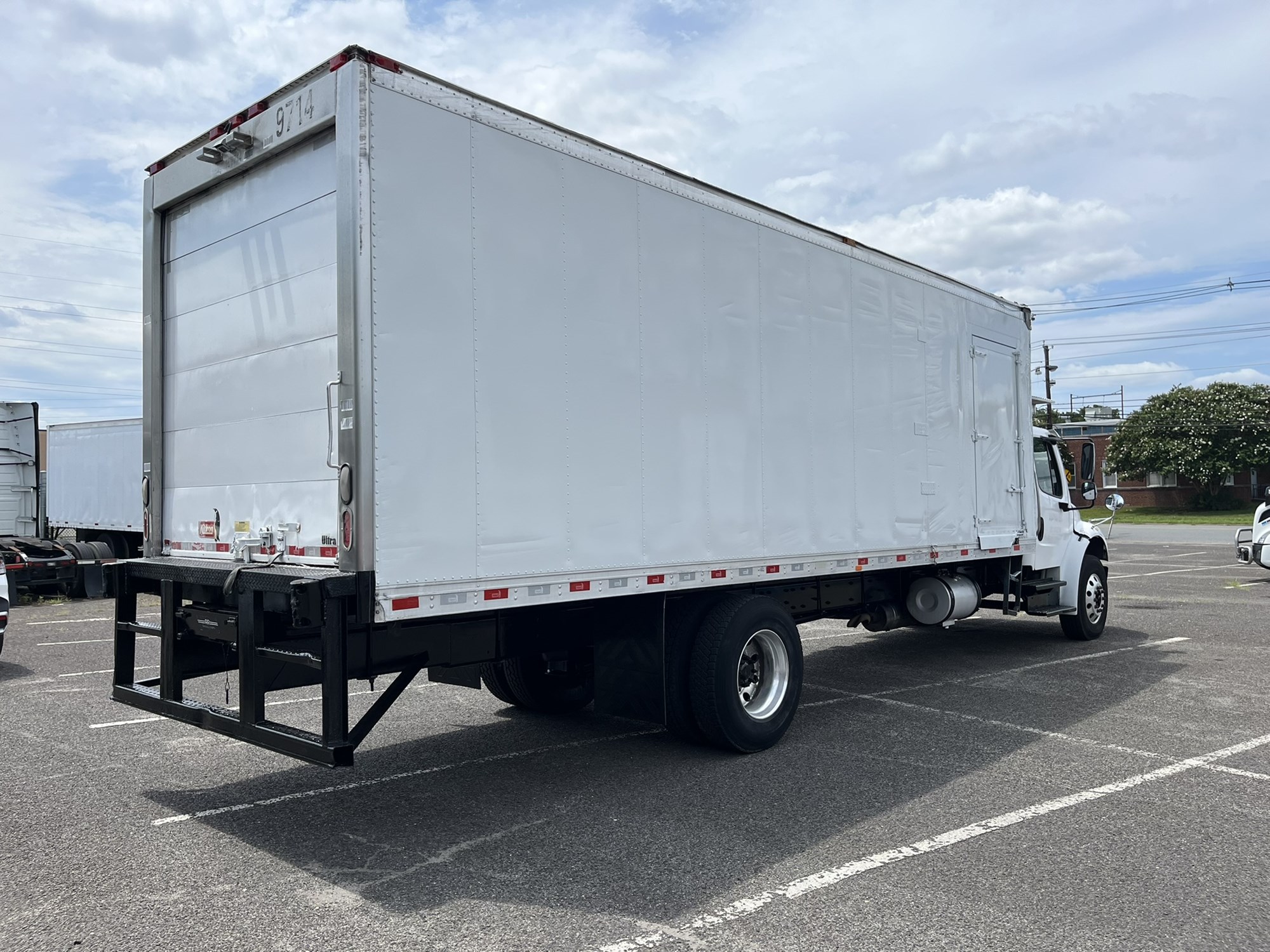 2017 Freightliner M2 - image 4 of 6