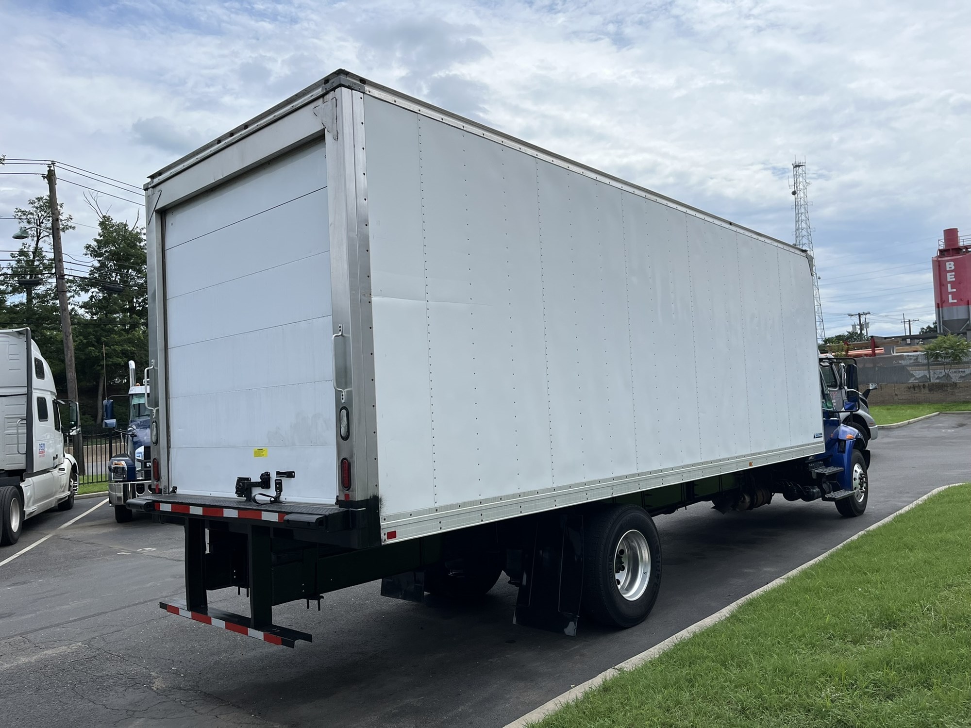 2018 International MA025 - image 4 of 6