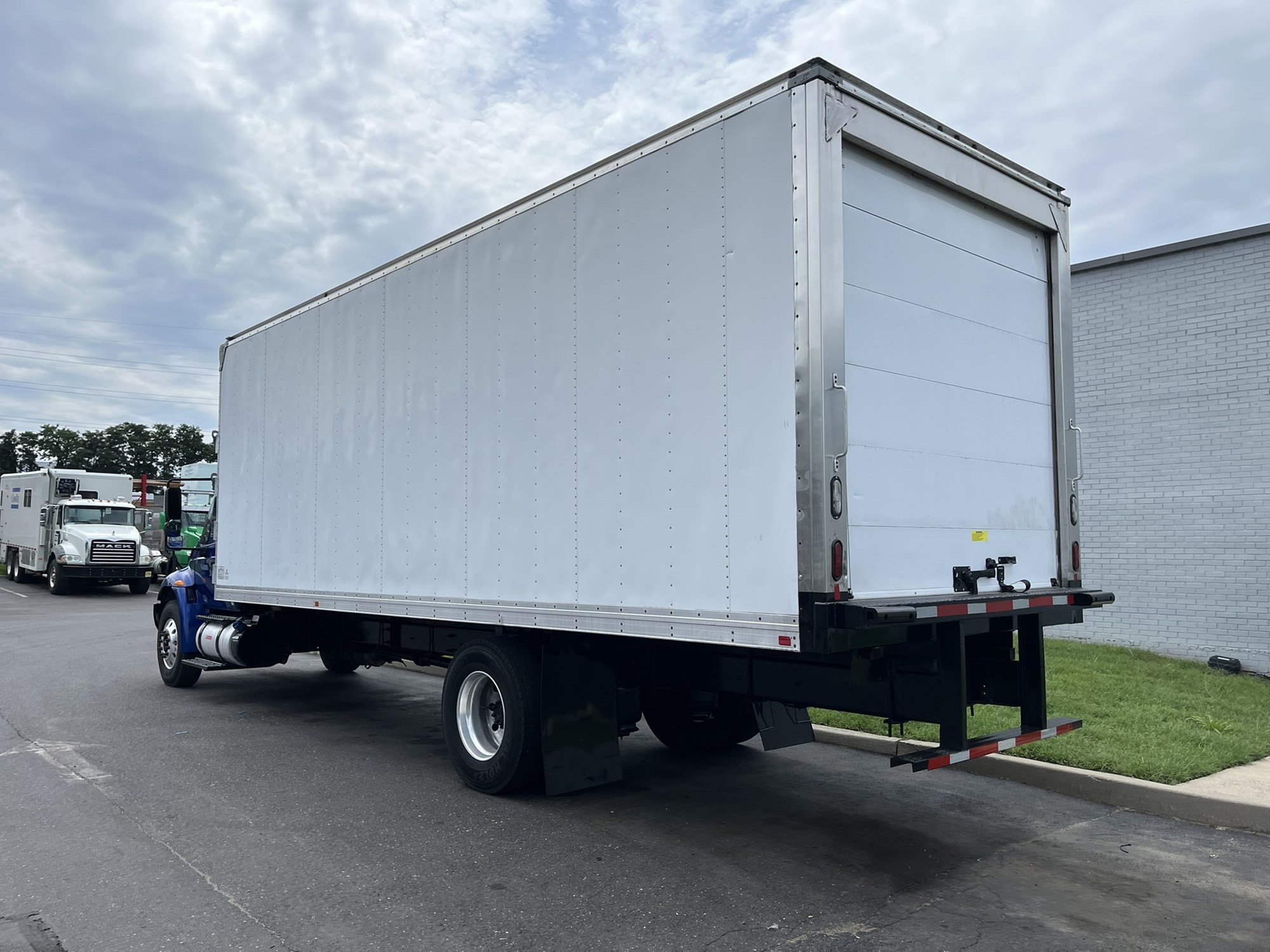 2018 International MA025 - image 6 of 6