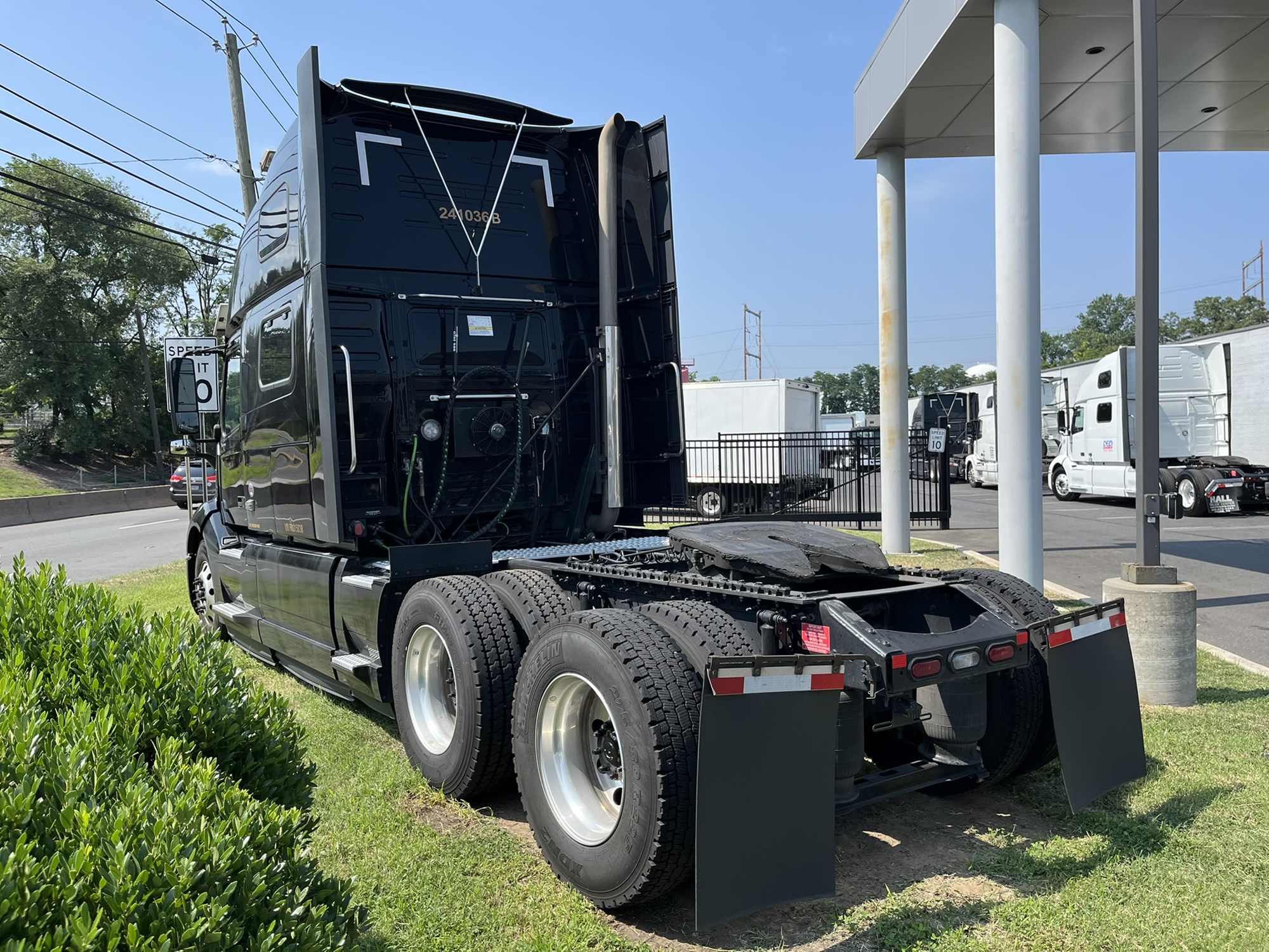 2024 Volvo VNL860 - image 6 of 6