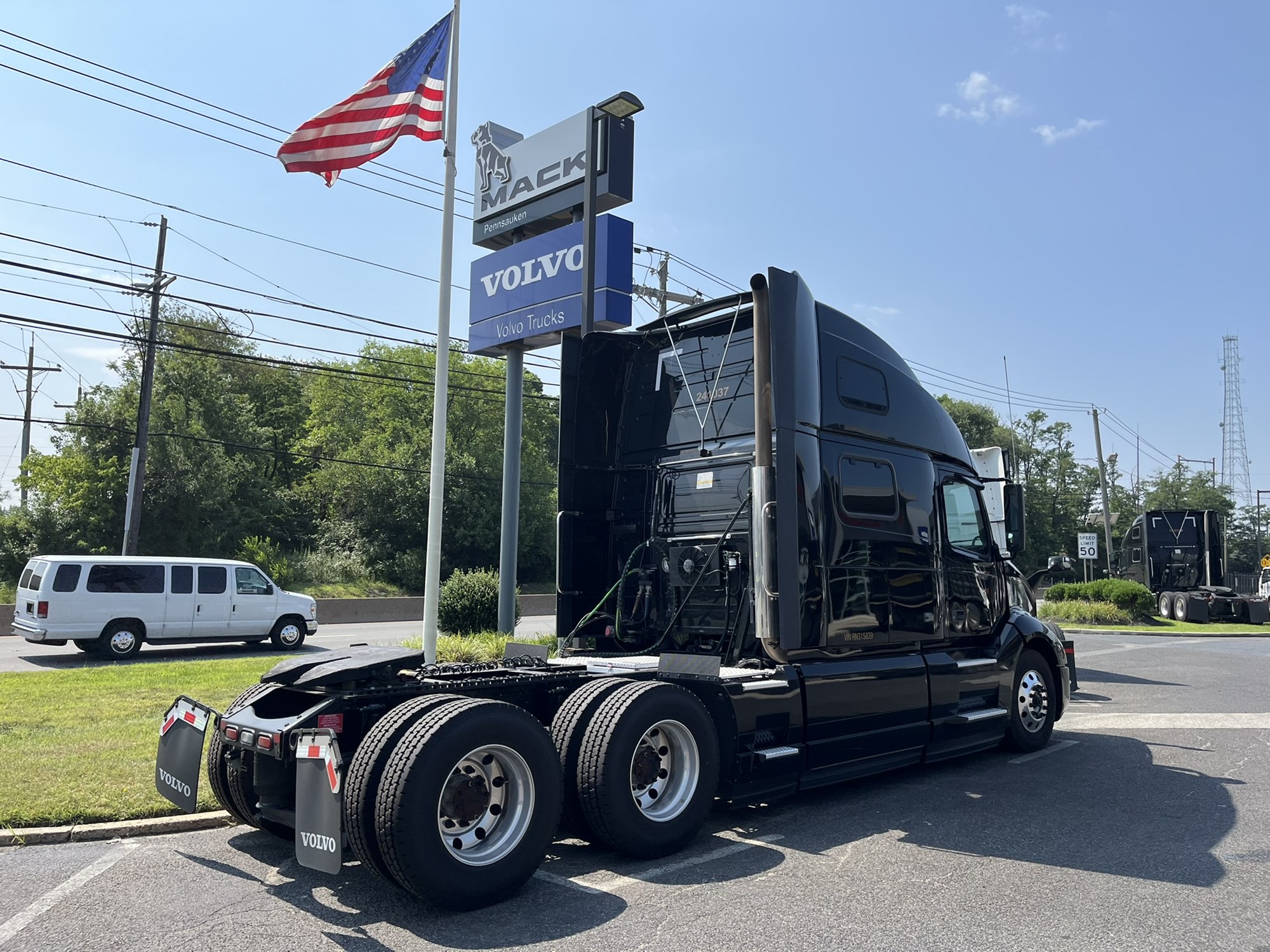 2024 Volvo VNL - image 4 of 6