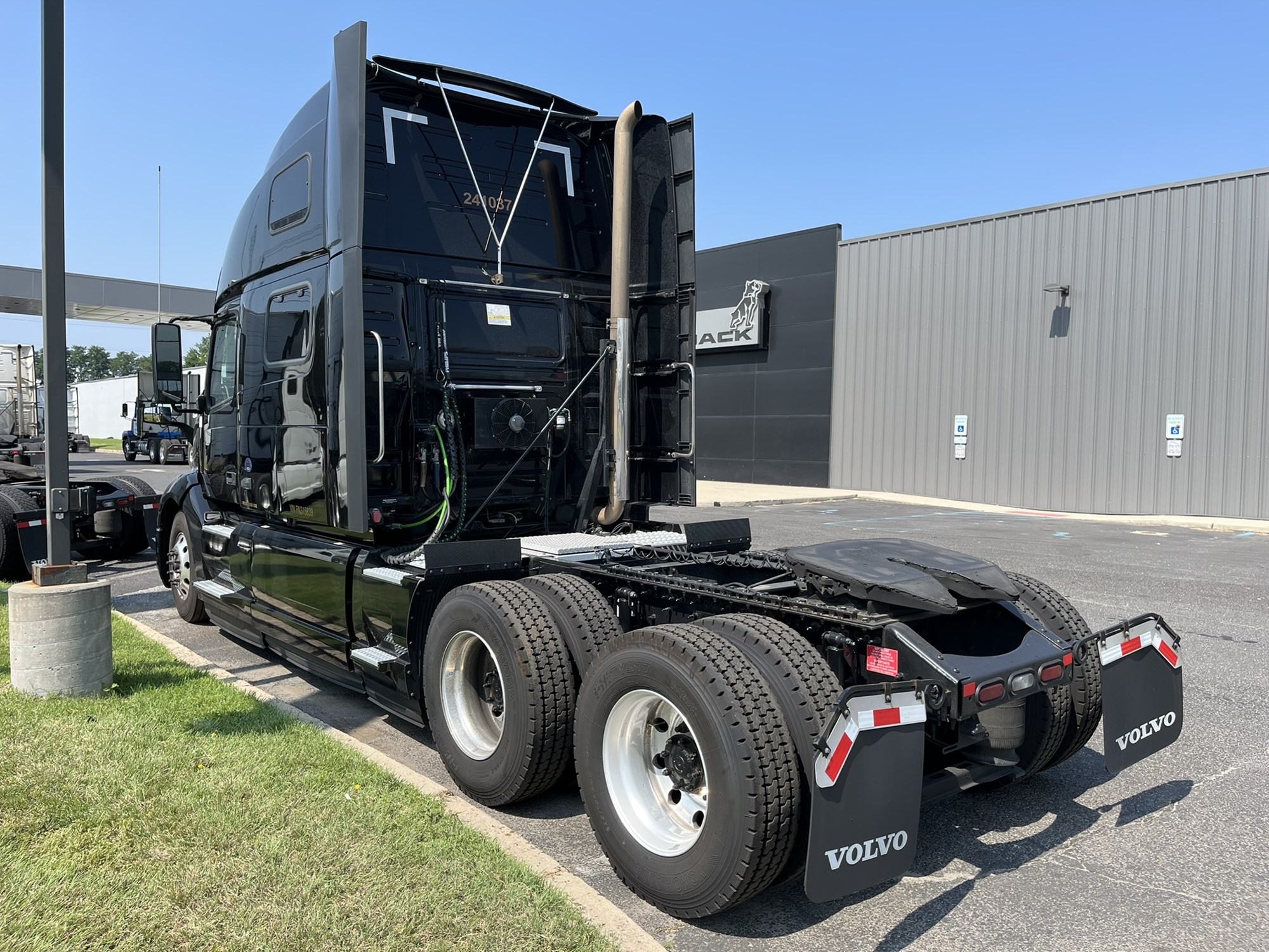 2024 Volvo VNL - image 6 of 6