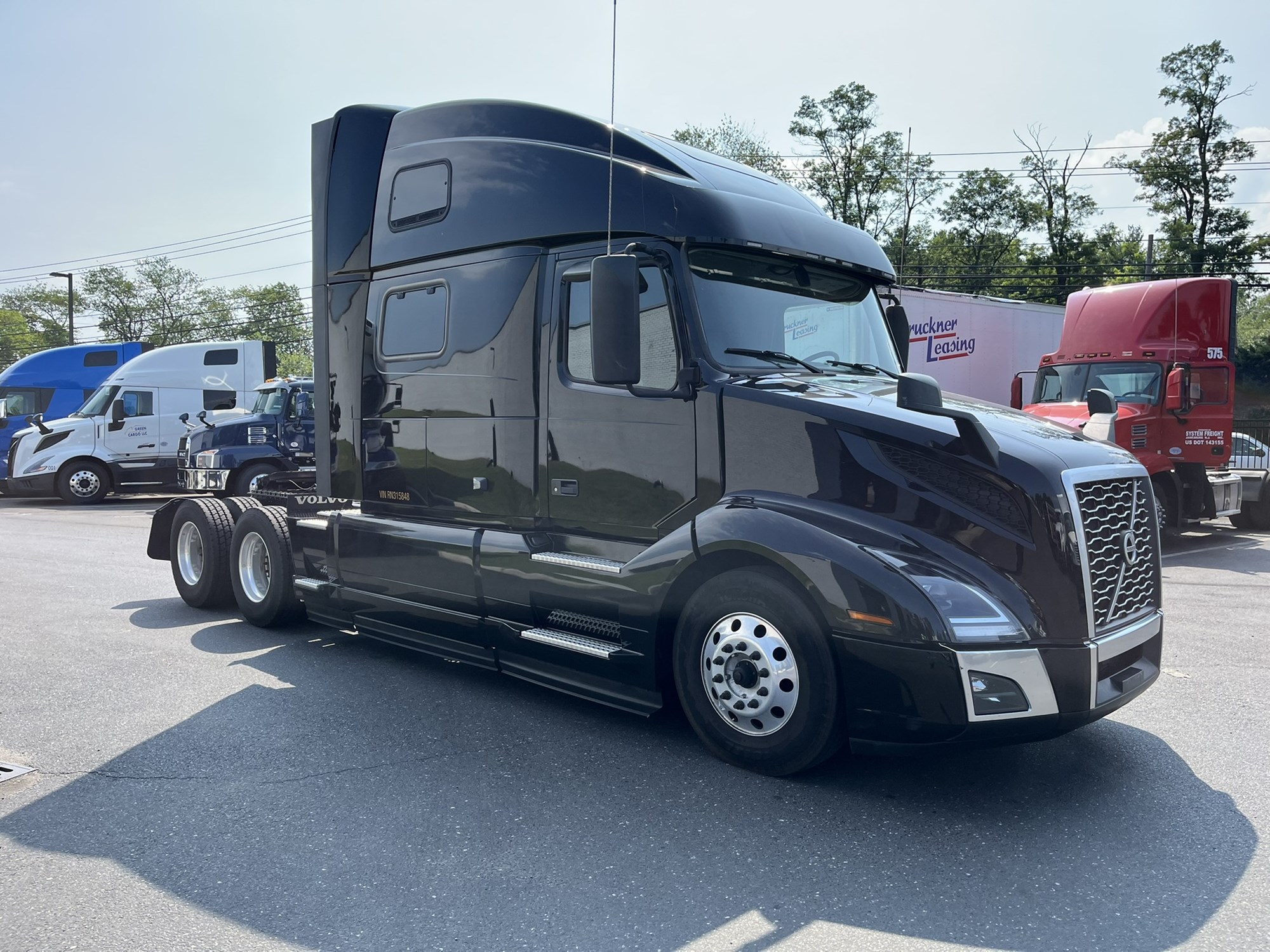 2024 Volvo VNL860 - image 3 of 6