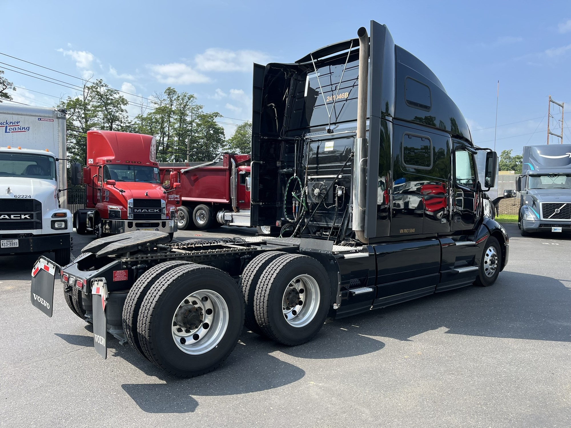 2024 Volvo VNL860 - image 4 of 6