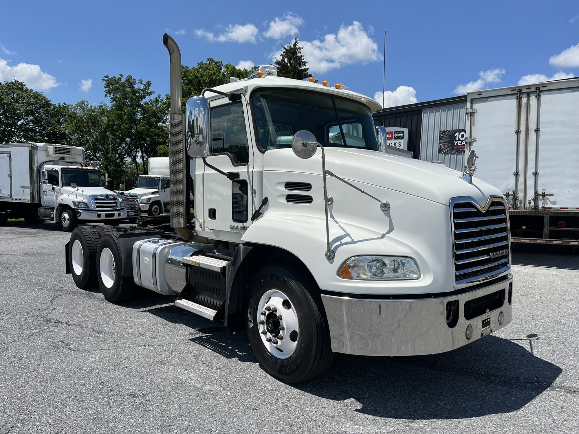 2015 MACK CXU613 - image 3 of 6