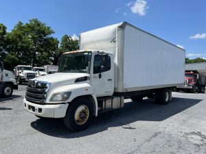 2014 HINO 268A 1213272-01