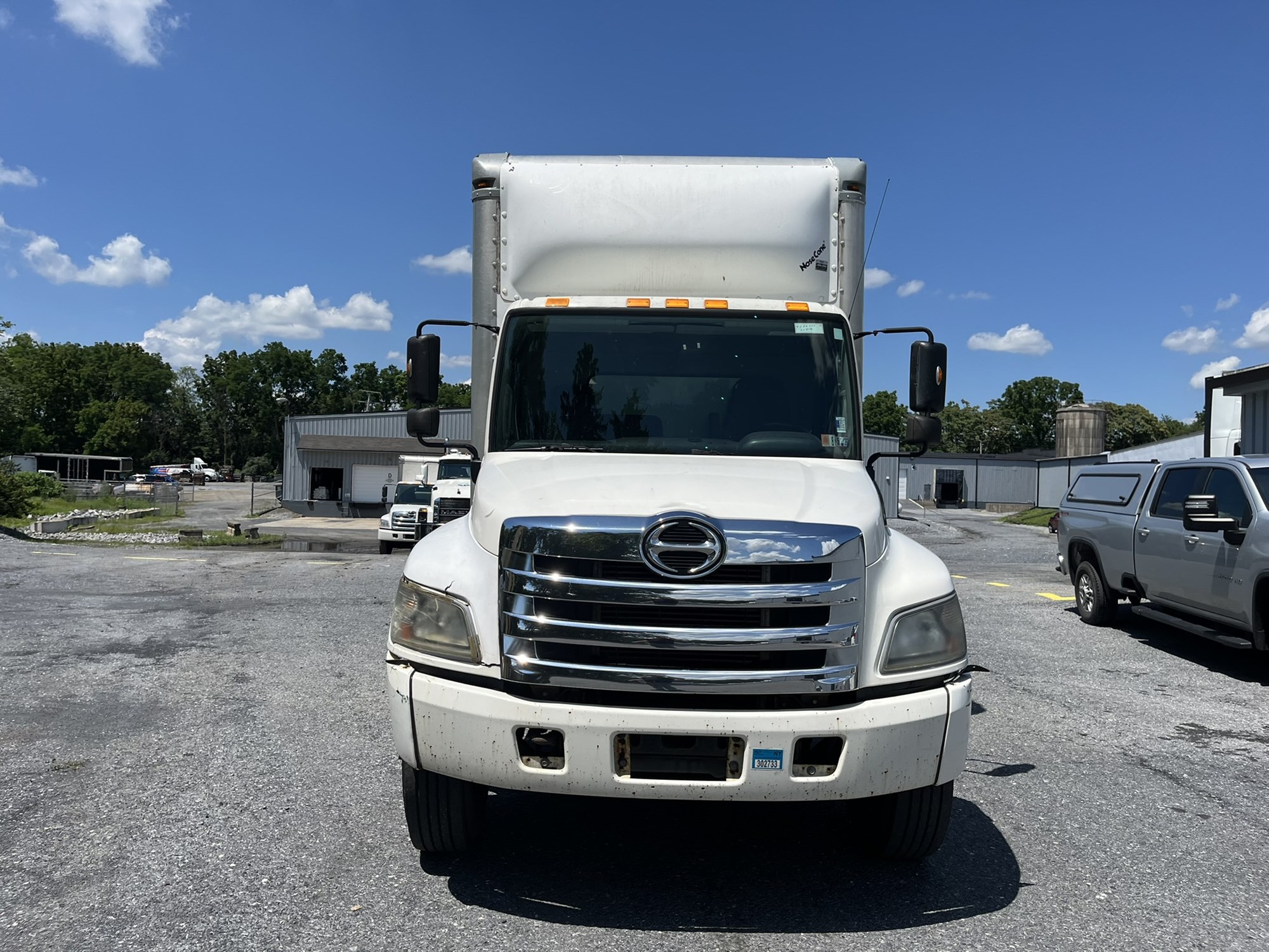 2014 HINO 268A - image 2 of 6