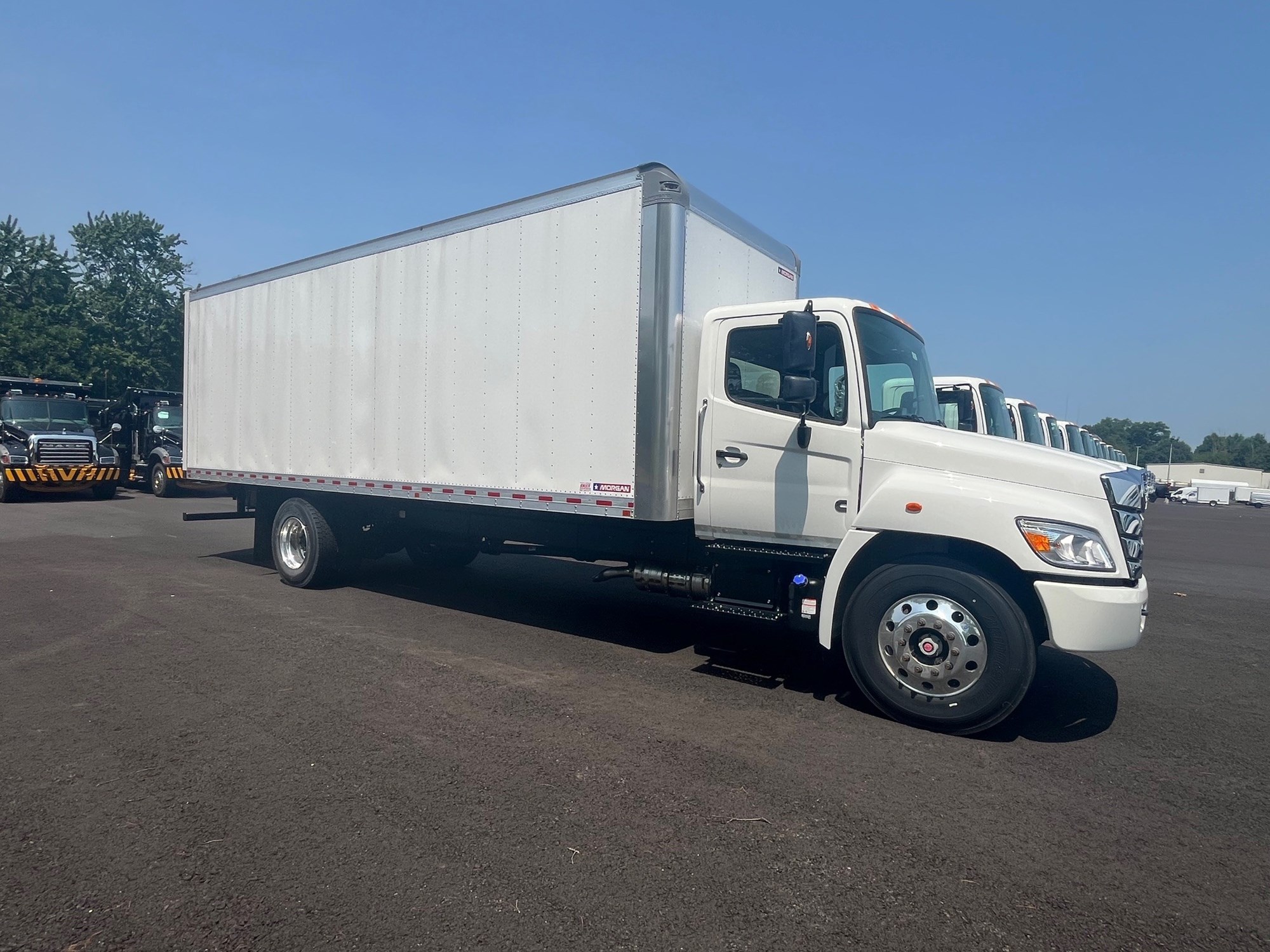 2025 HINO L6 - image 2 of 4