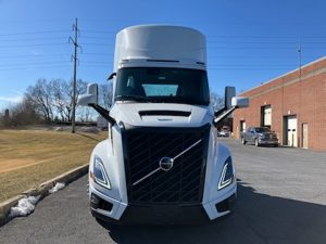 2025 VOLVO New VNL64T300 1065395-01