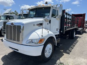 2006 PETERBILT 335 1084898-01