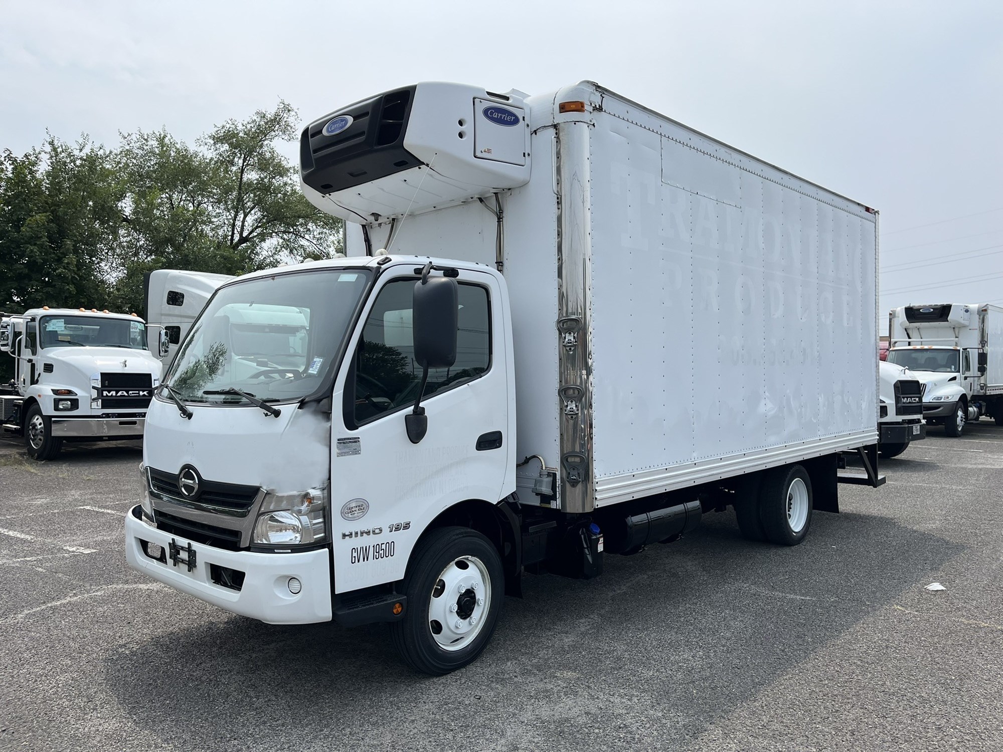 2019 HINO 195 - image 1 of 6