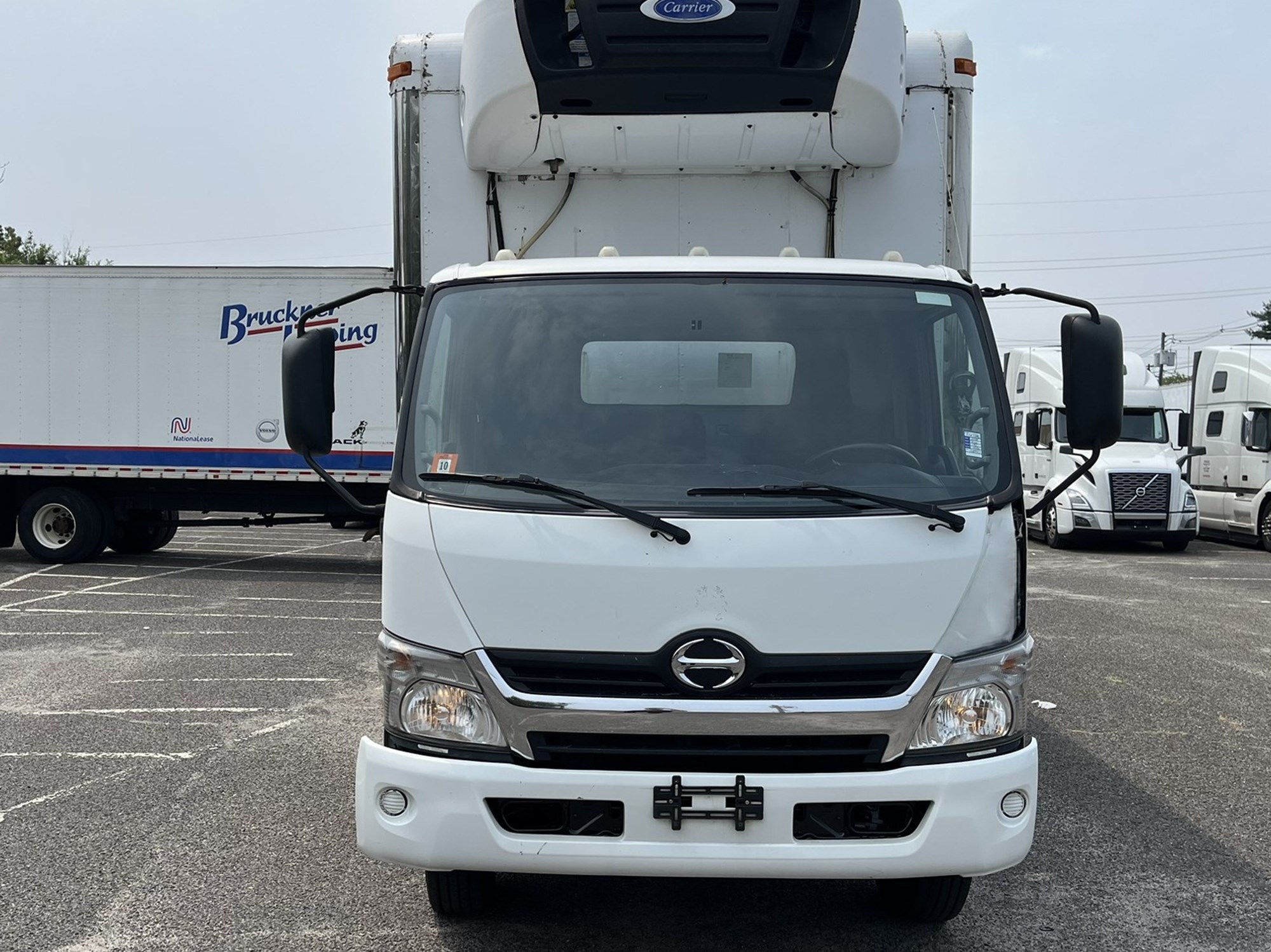 2019 HINO 195 - image 2 of 6