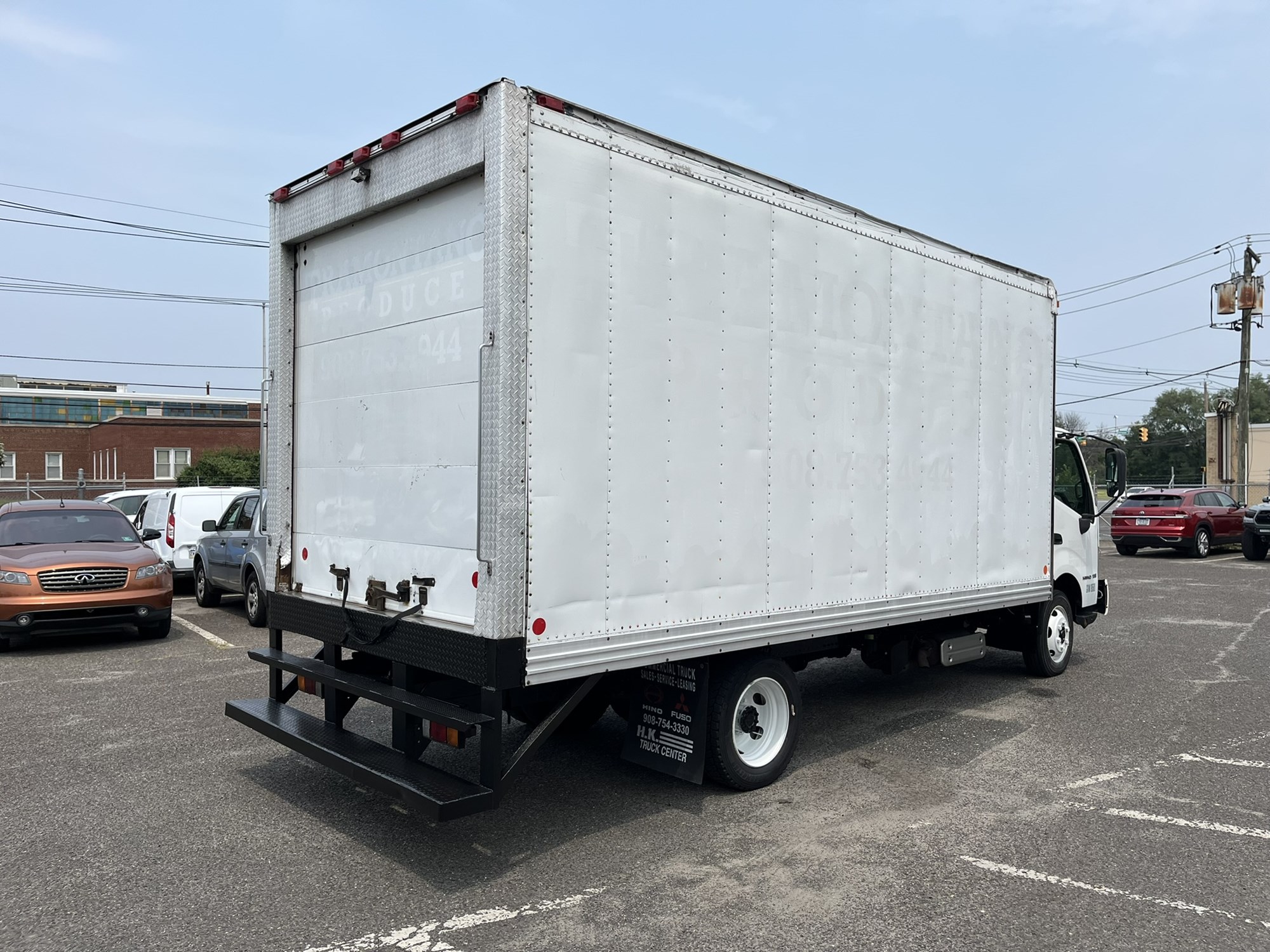 2019 HINO 195 - image 4 of 6