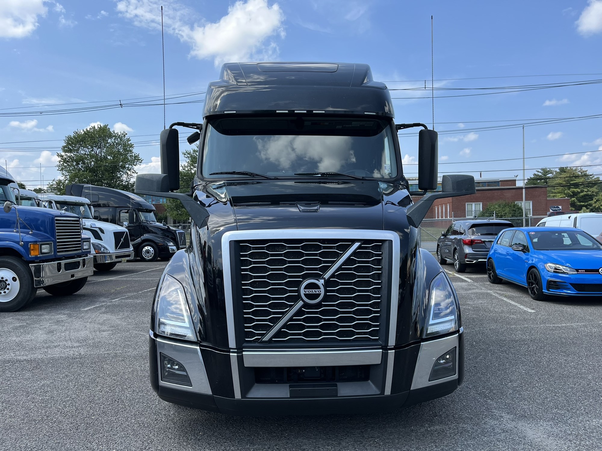 2024 VOLVO VNL860 - image 2 of 6