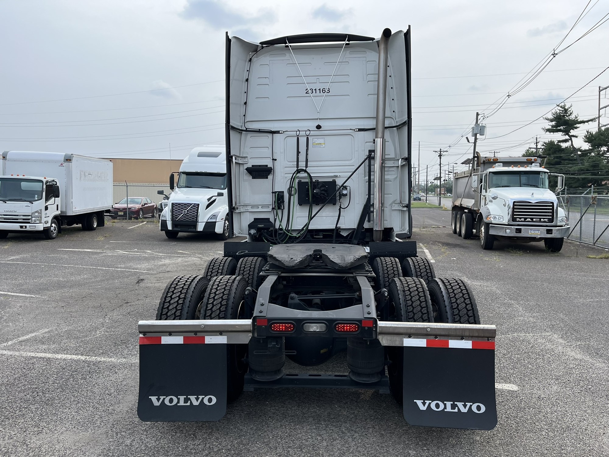 2023 VOLVO VNL860 - image 5 of 6