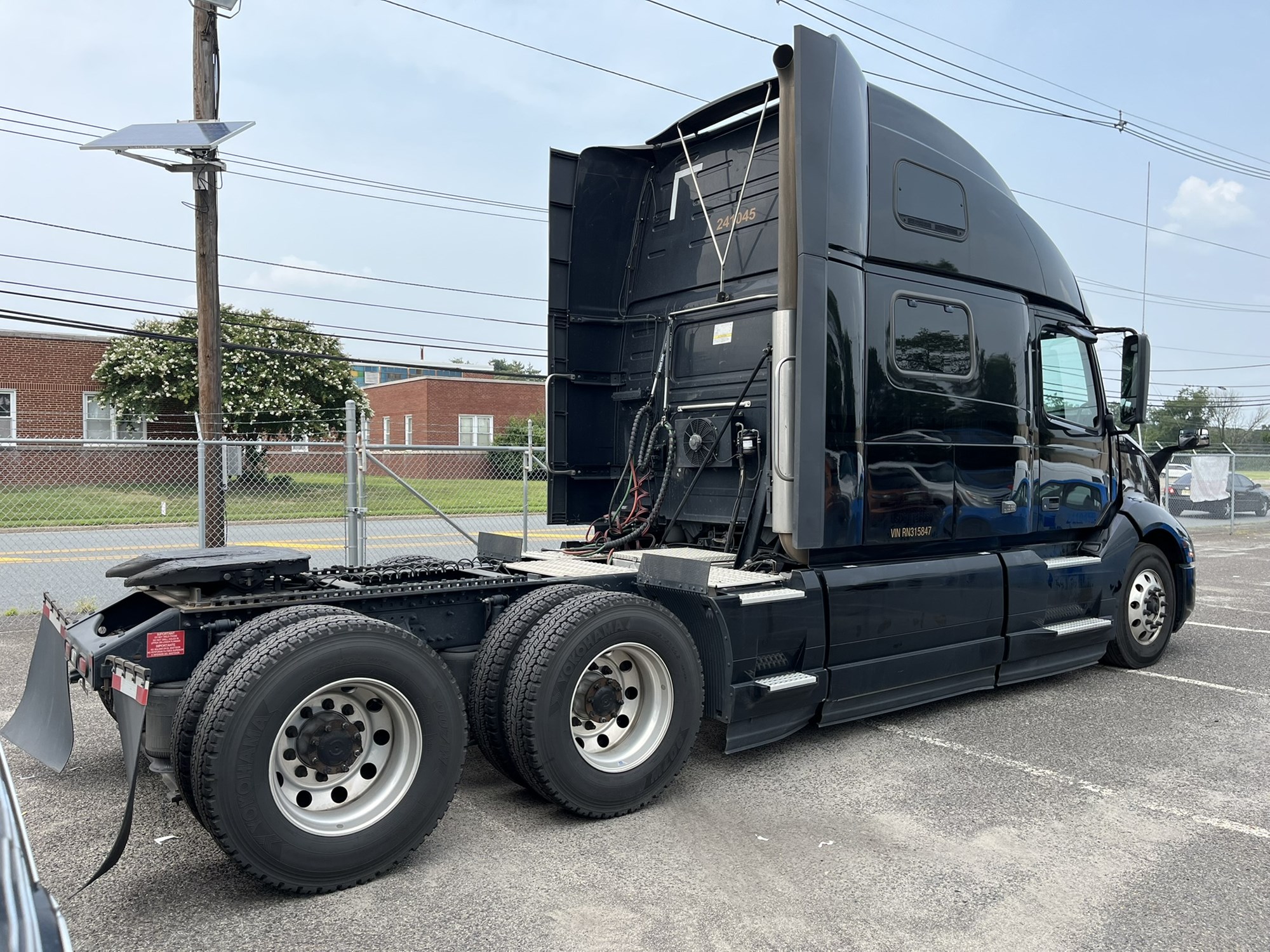2024 VOLVO VNL860 - image 4 of 6
