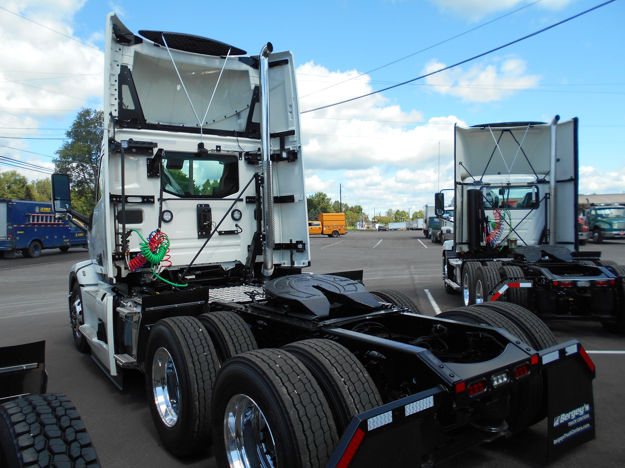 2026 MACK Pioneer - image 3 of 6