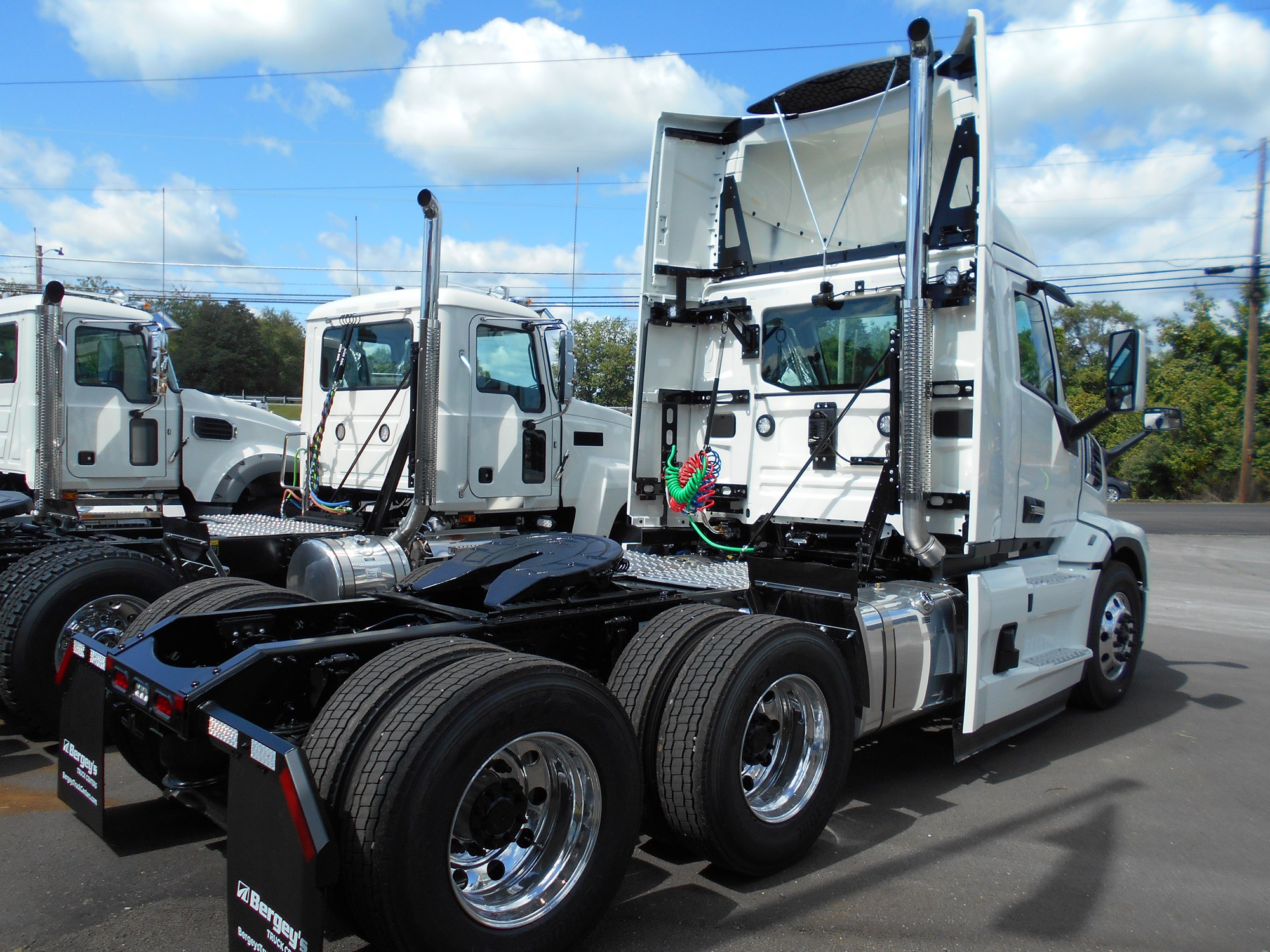 2026 MACK Pioneer - image 4 of 6