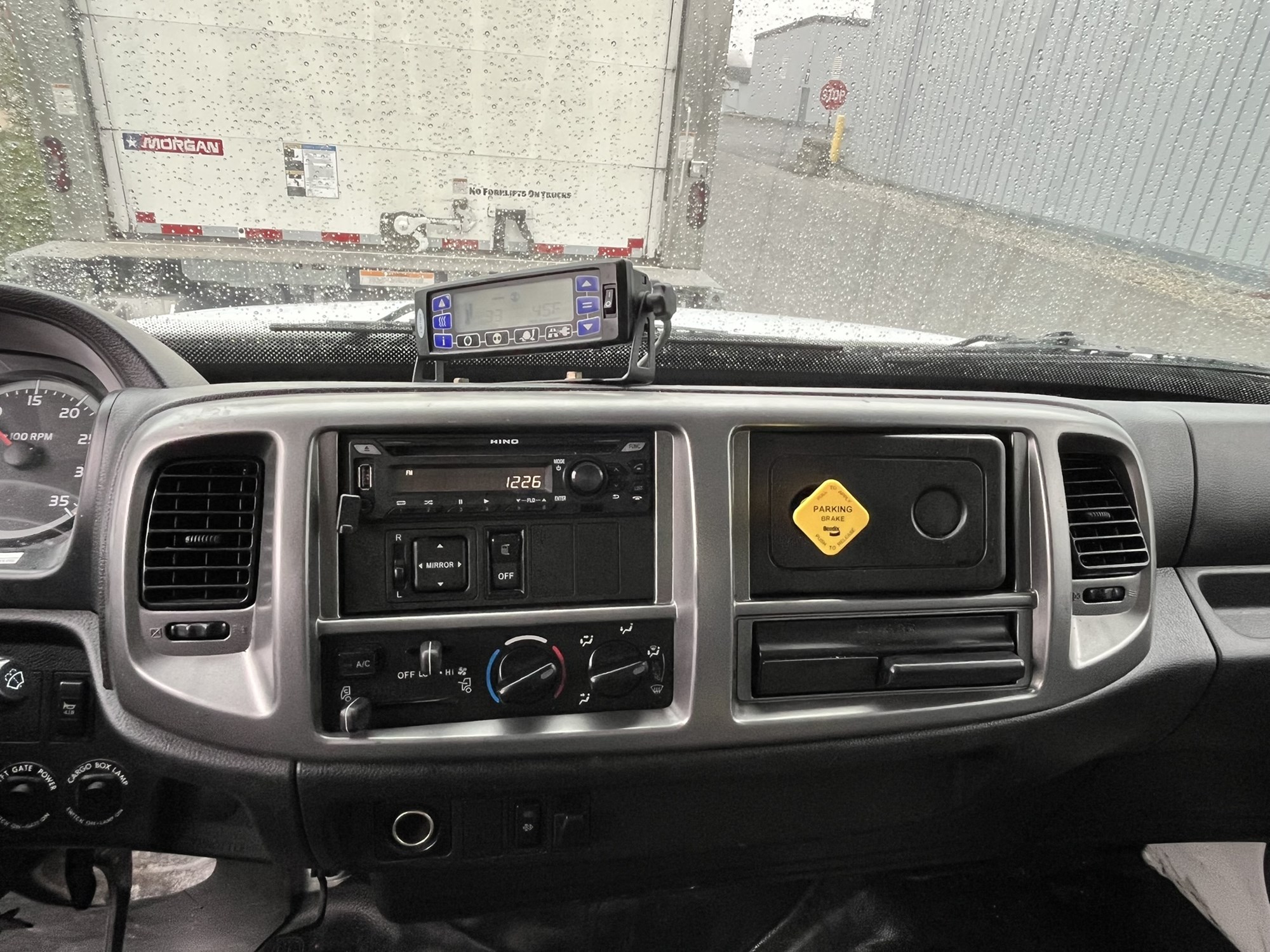 2018 HINO 338 - image 1 of 5