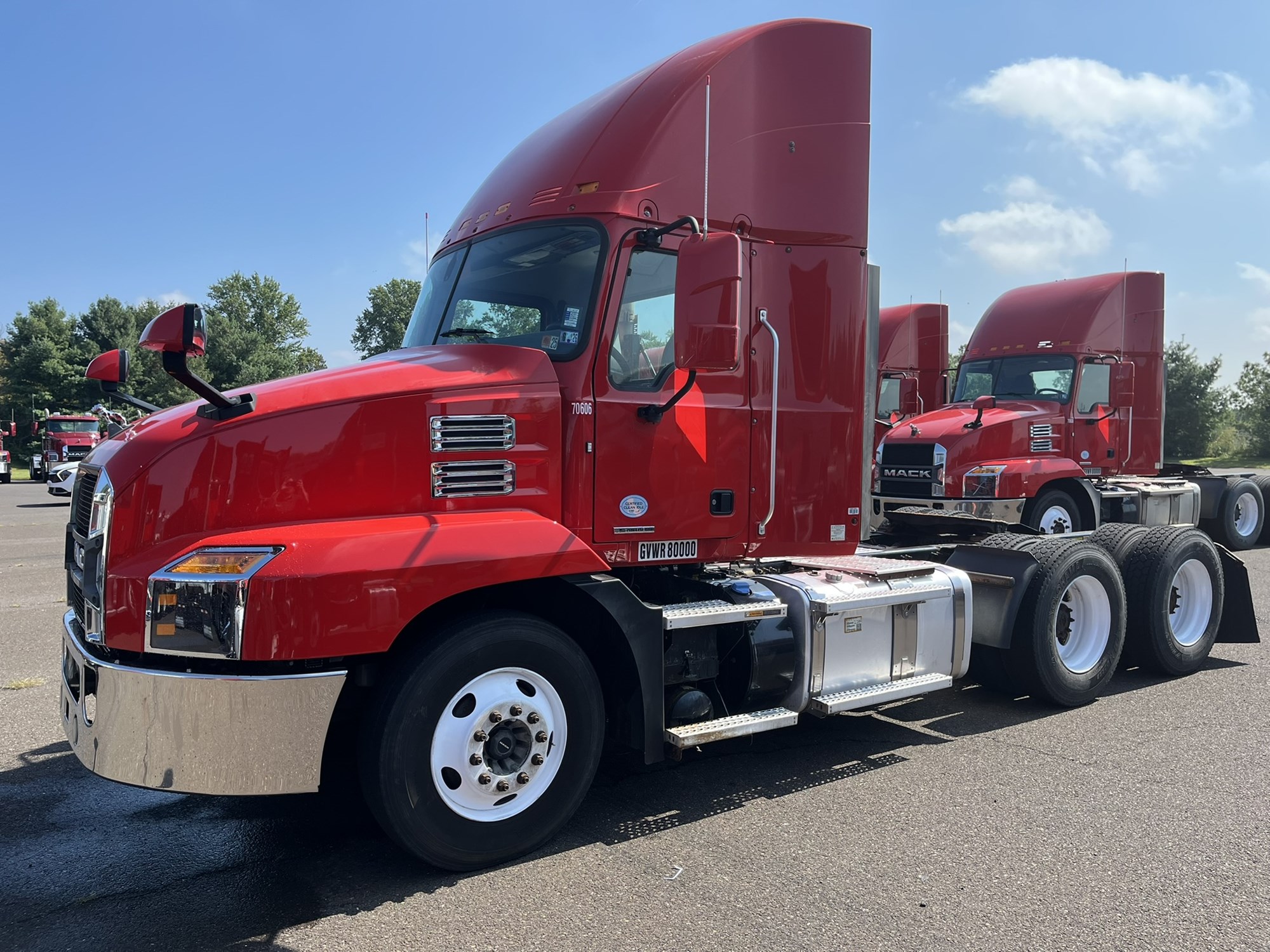 2020 MACK AN64T 2020 MACK AN64T - image 1 of 6