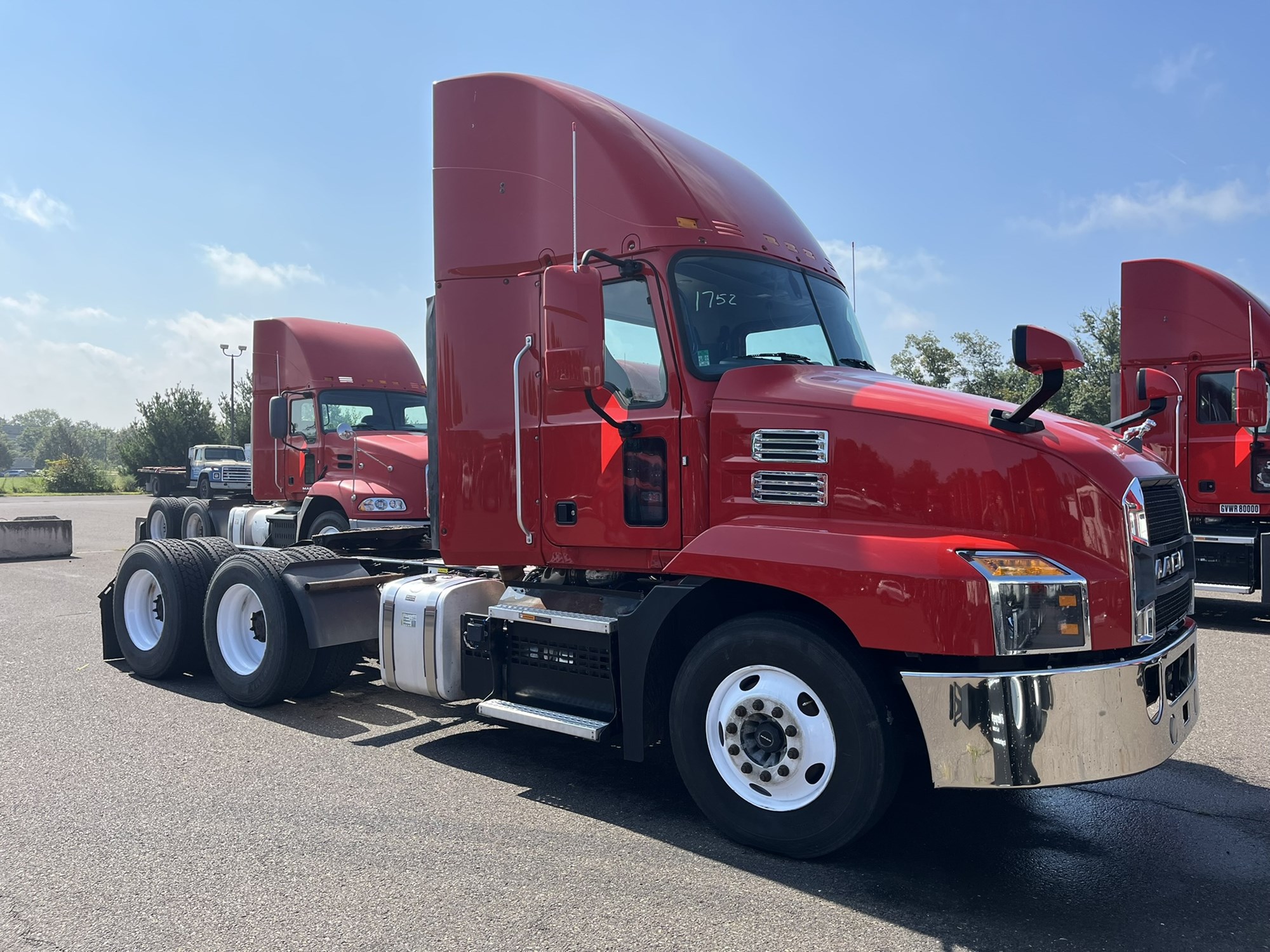 2020 MACK AN64T 2020 MACK AN64T - image 4 of 6
