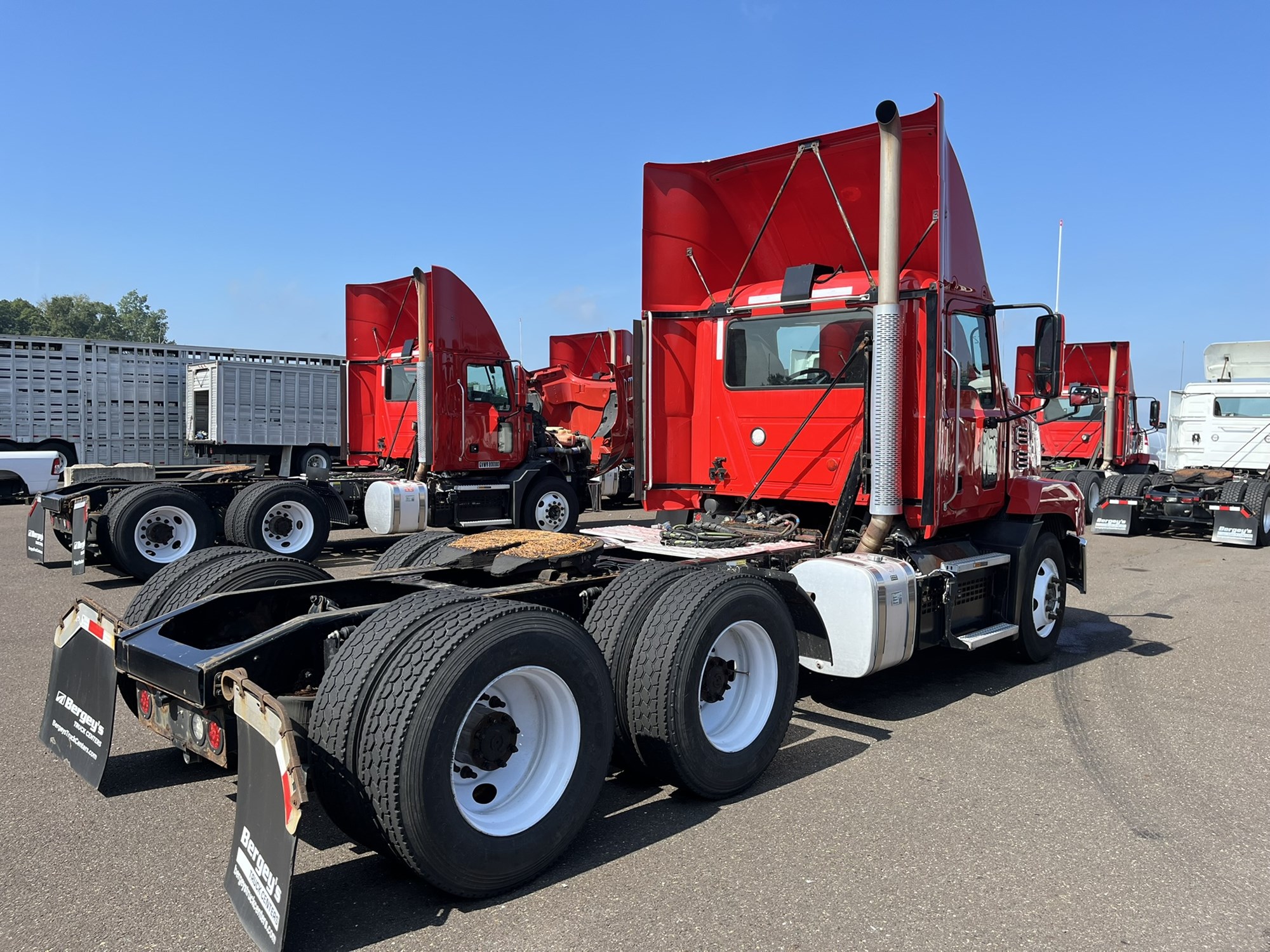 2020 MACK AN64T 2020 MACK AN64T - image 5 of 6