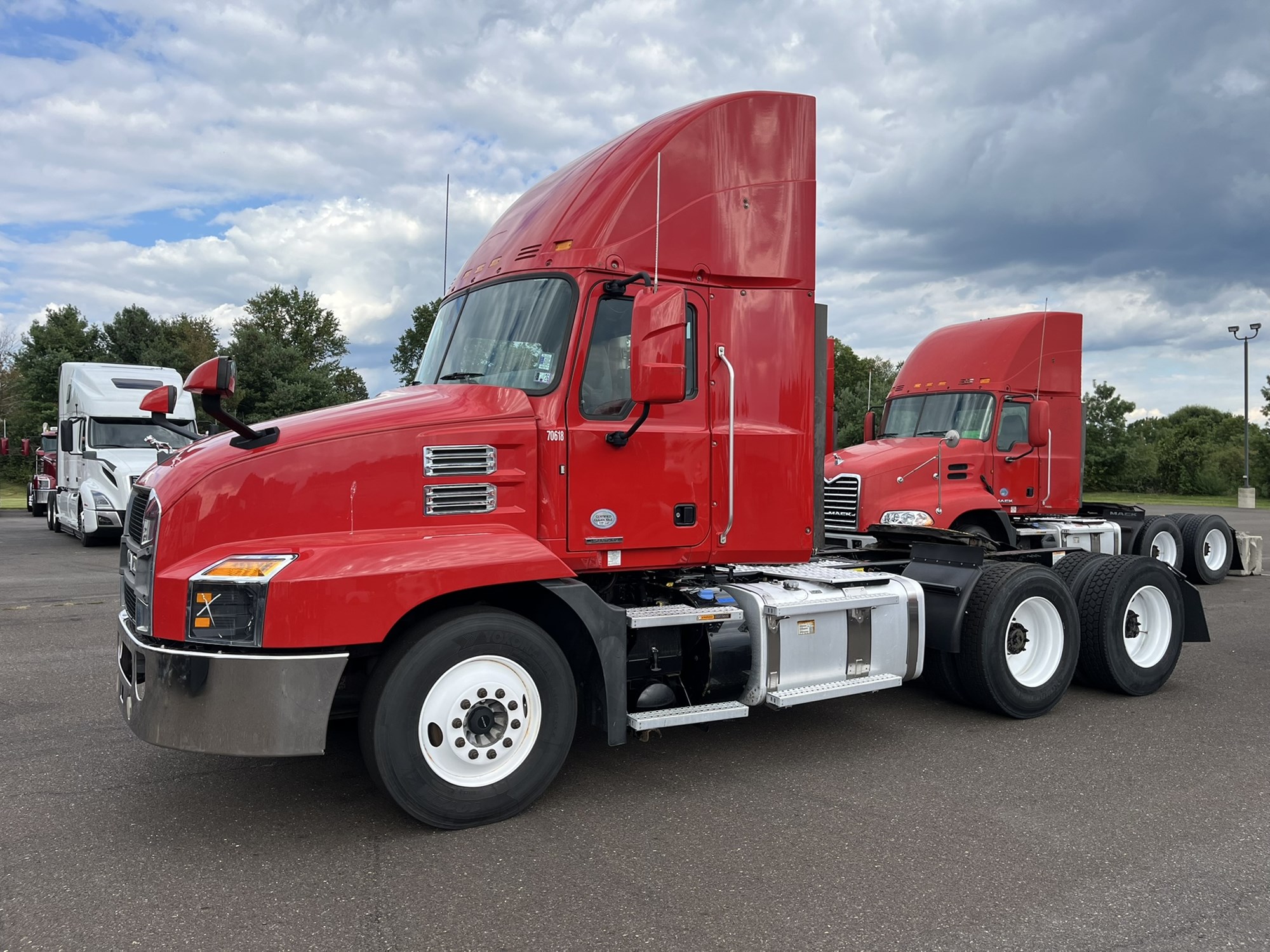 2020 MACK AN64T - image 1 of 6