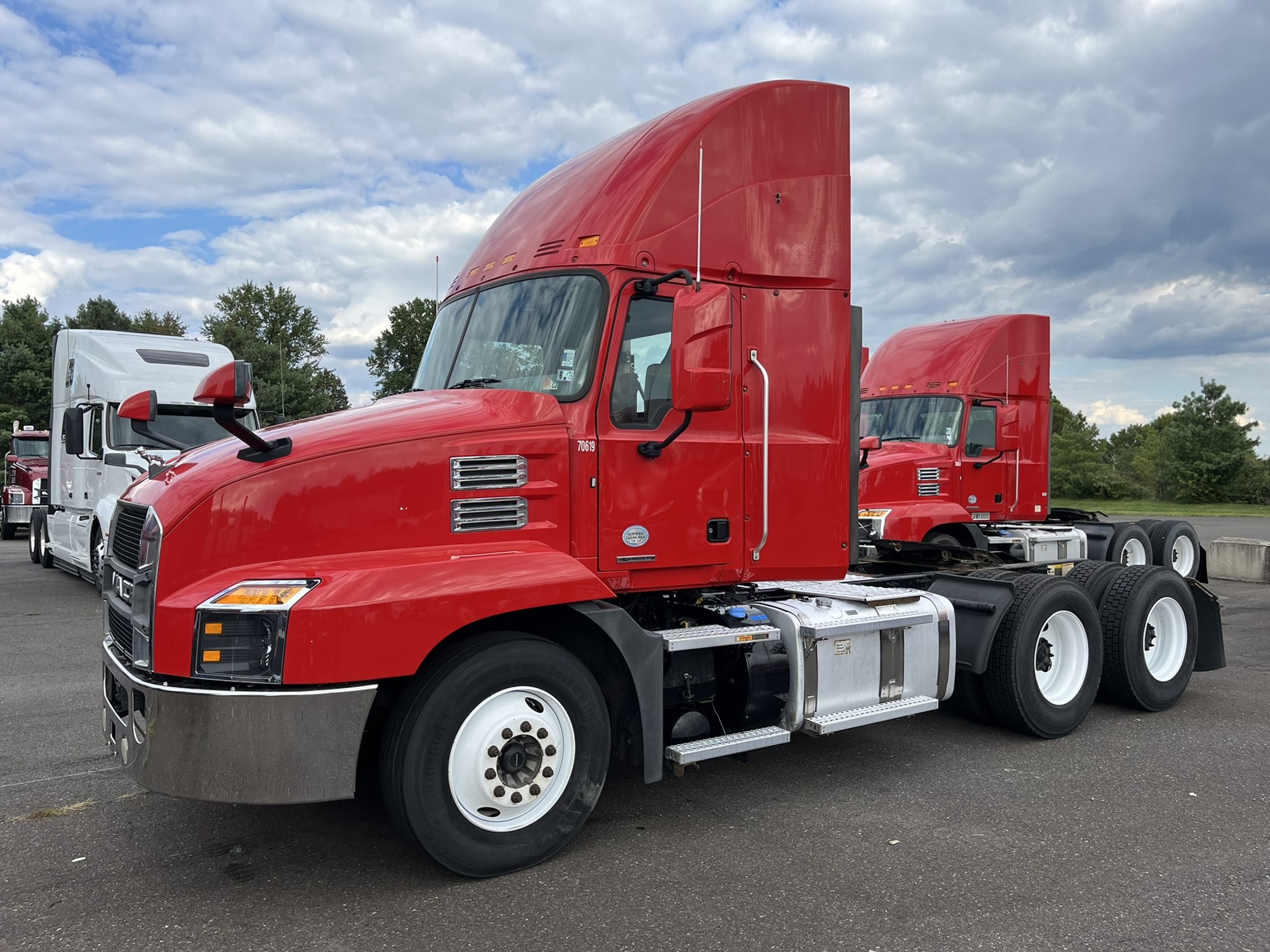 2020 MACK AN64T 2020 MACK AN64T - image 1 of 6
