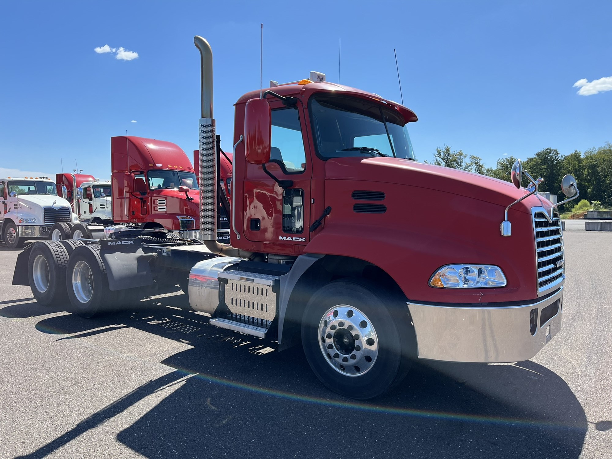 2015 MACK CXU613 - image 3 of 6