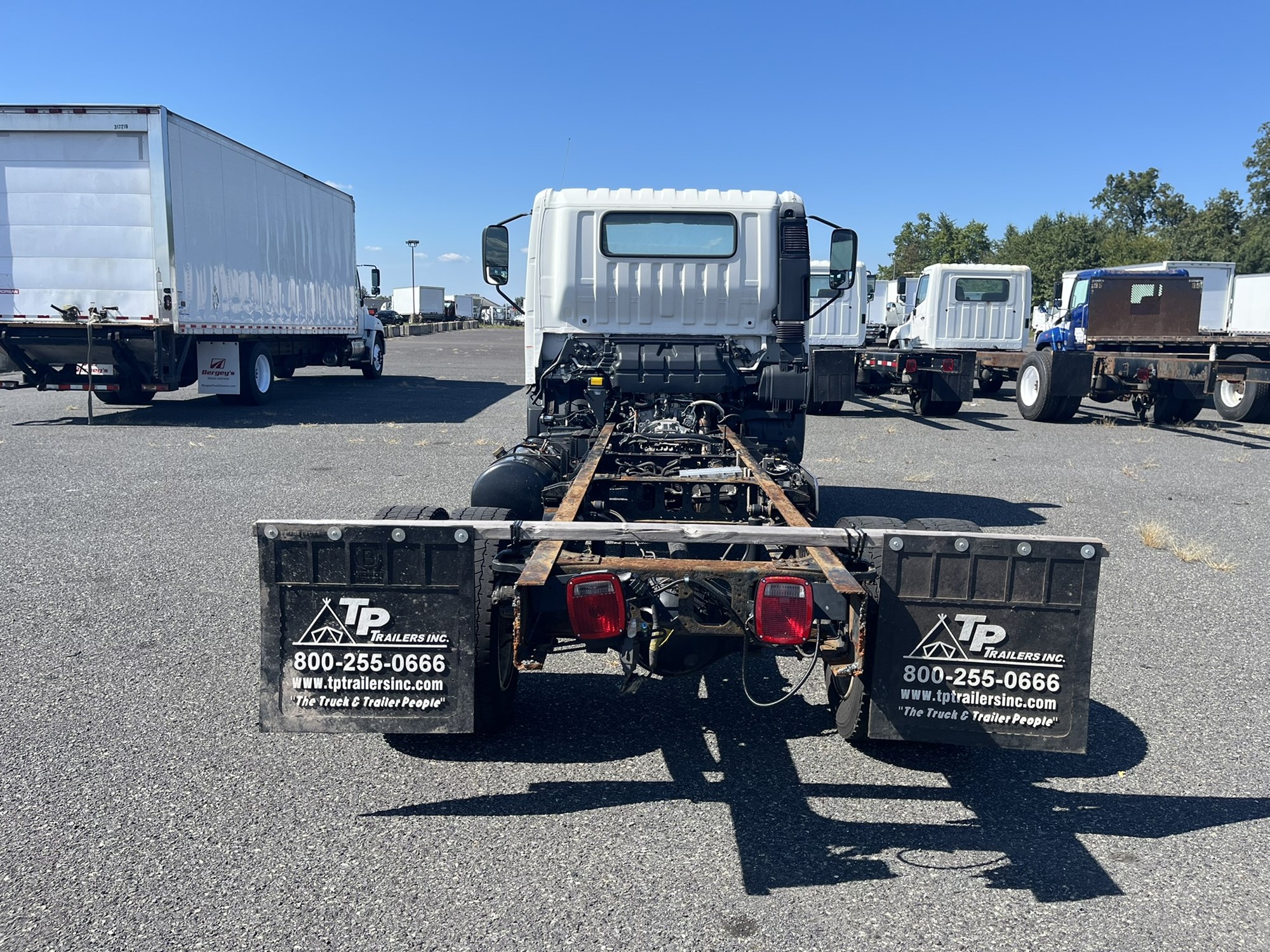2019 HINO 195 - image 5 of 6