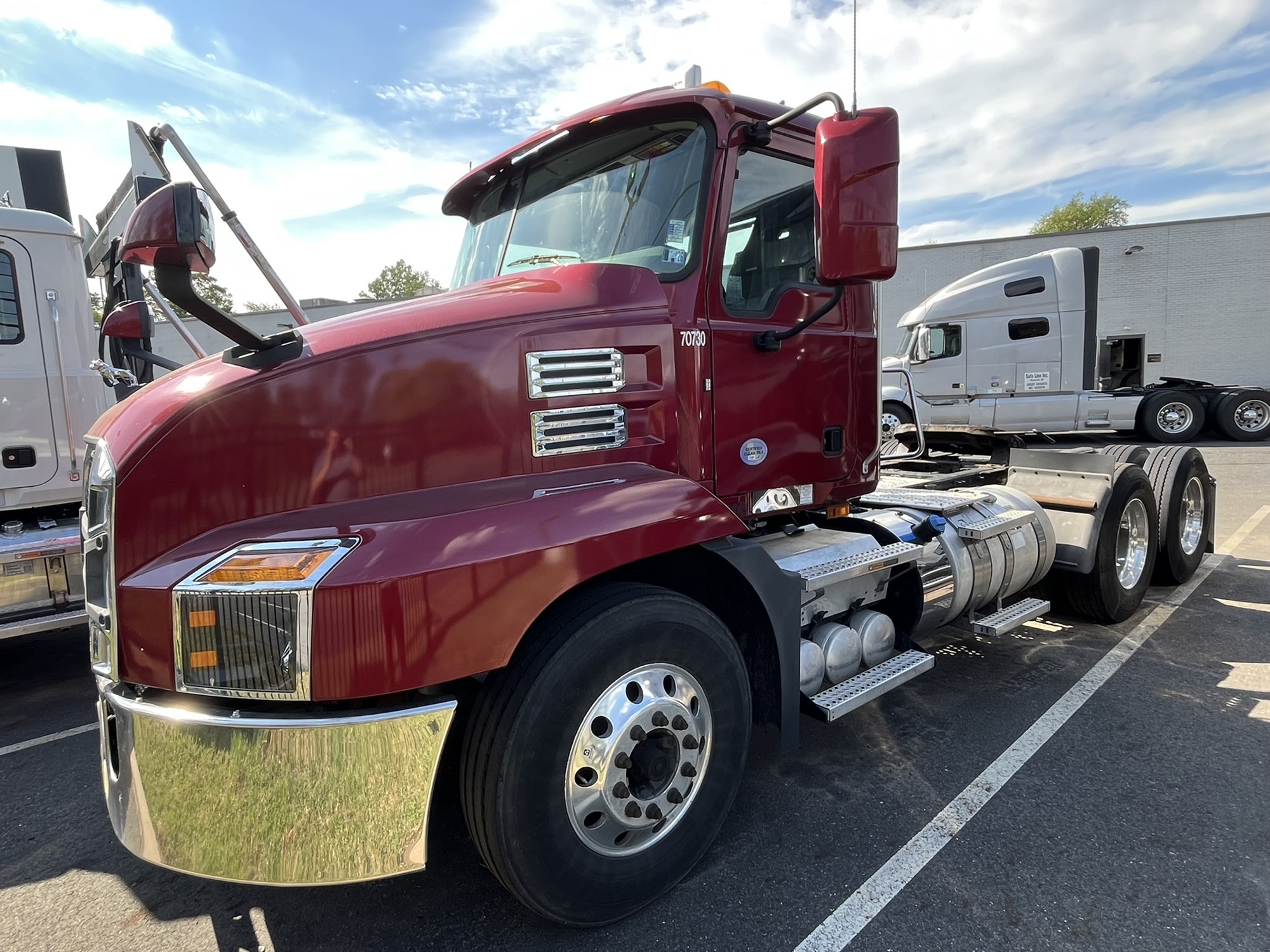 2020 MACK AN62T - image 1 of 6