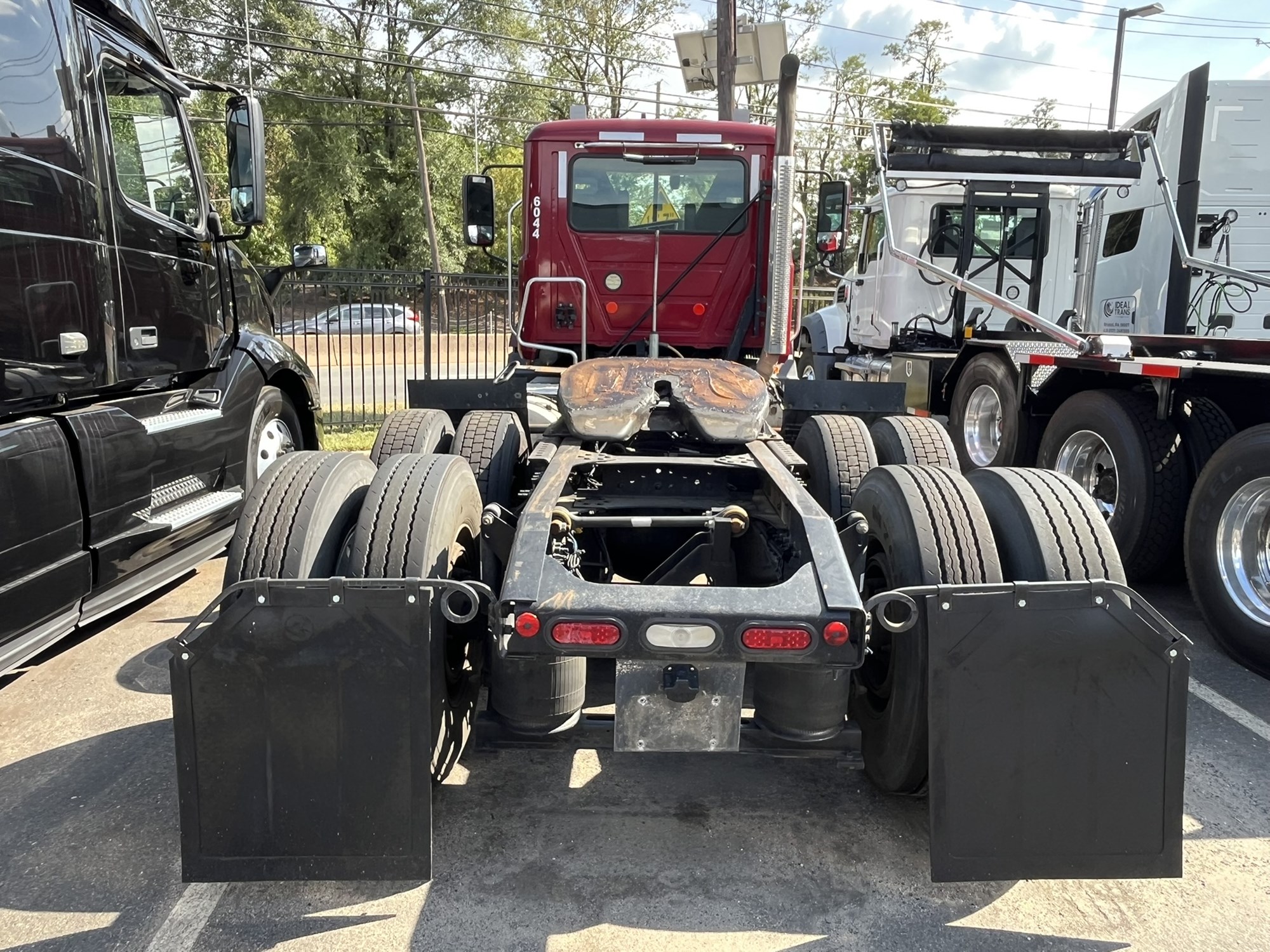 2020 MACK AN62T - image 5 of 6