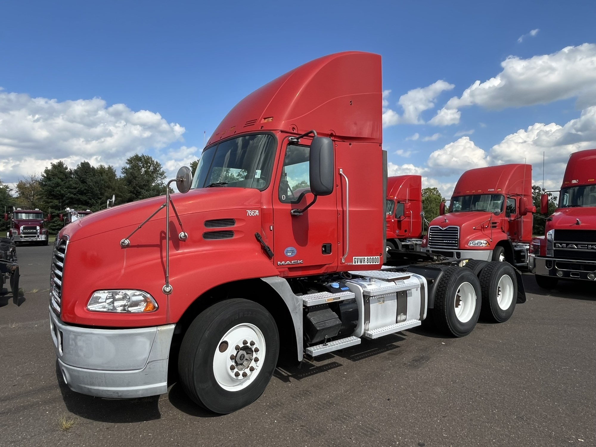 2016 MACK CXU613 - image 1 of 6