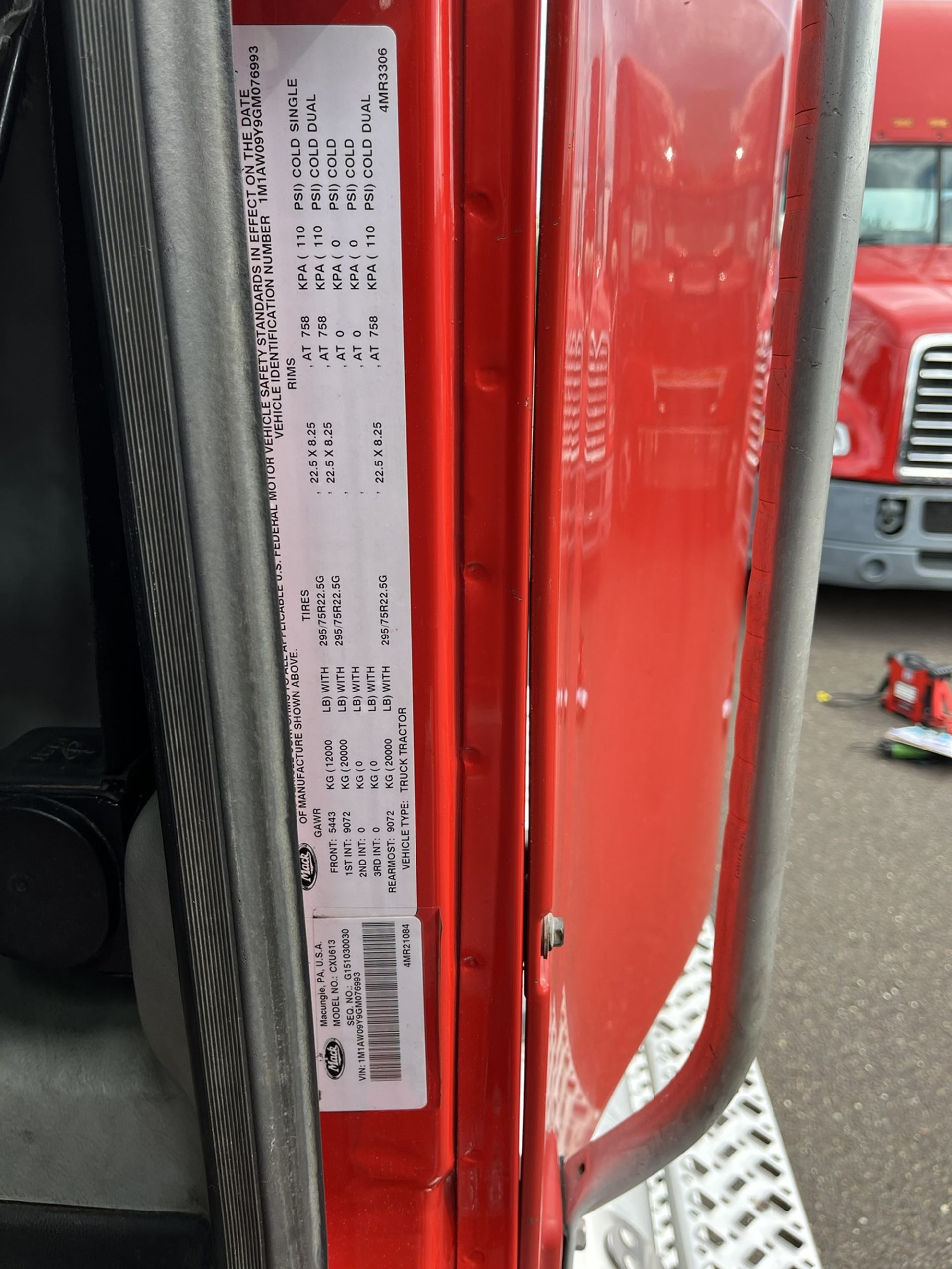 2016 MACK CXU613 - image 3 of 3