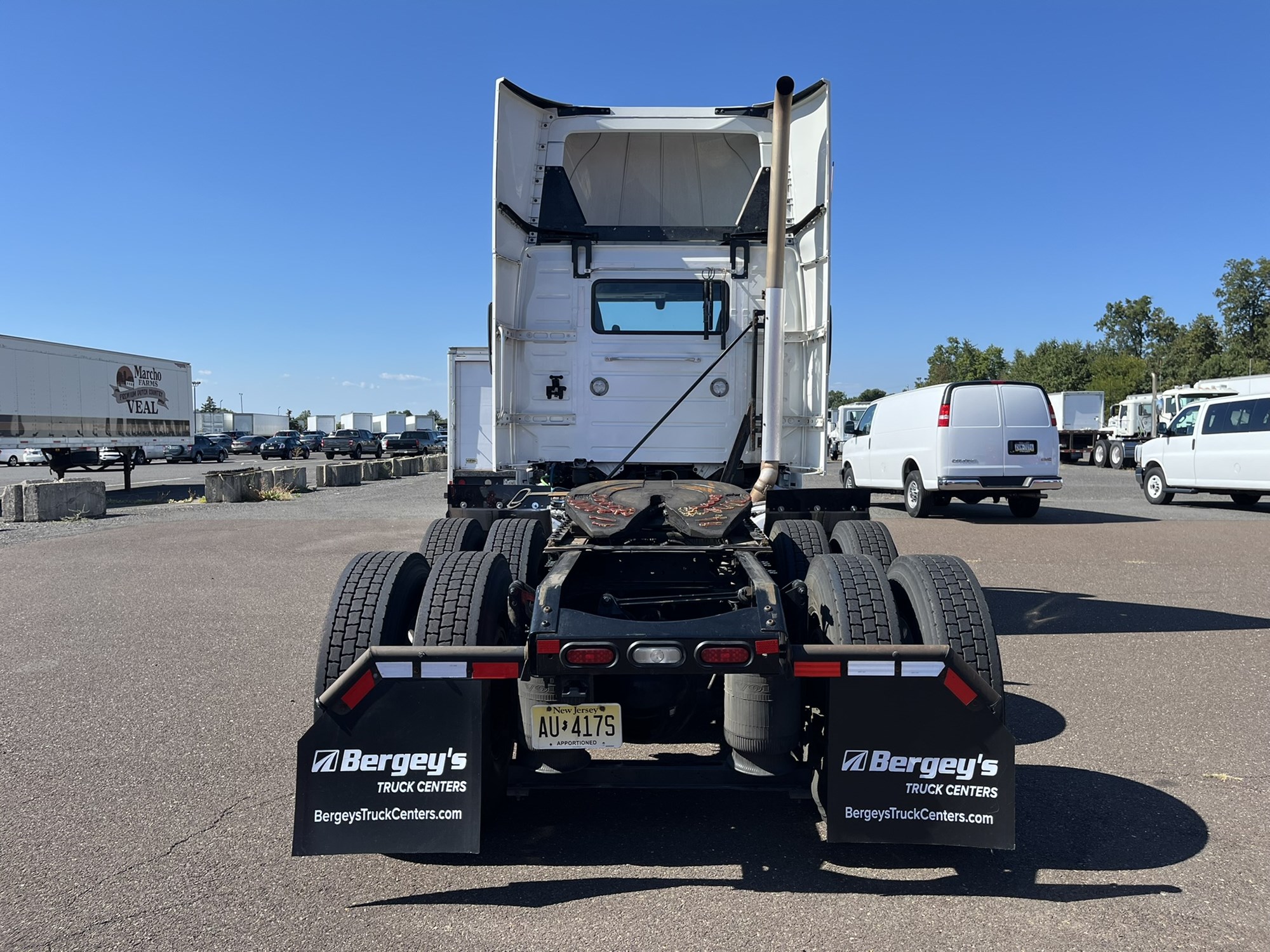 2019 VOLVO VNR64T300 - image 5 of 6