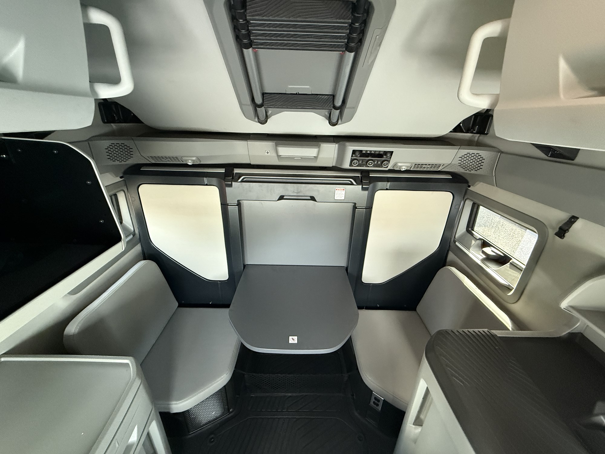 2025 Volvo New VNL64T860 - image 5 of 6