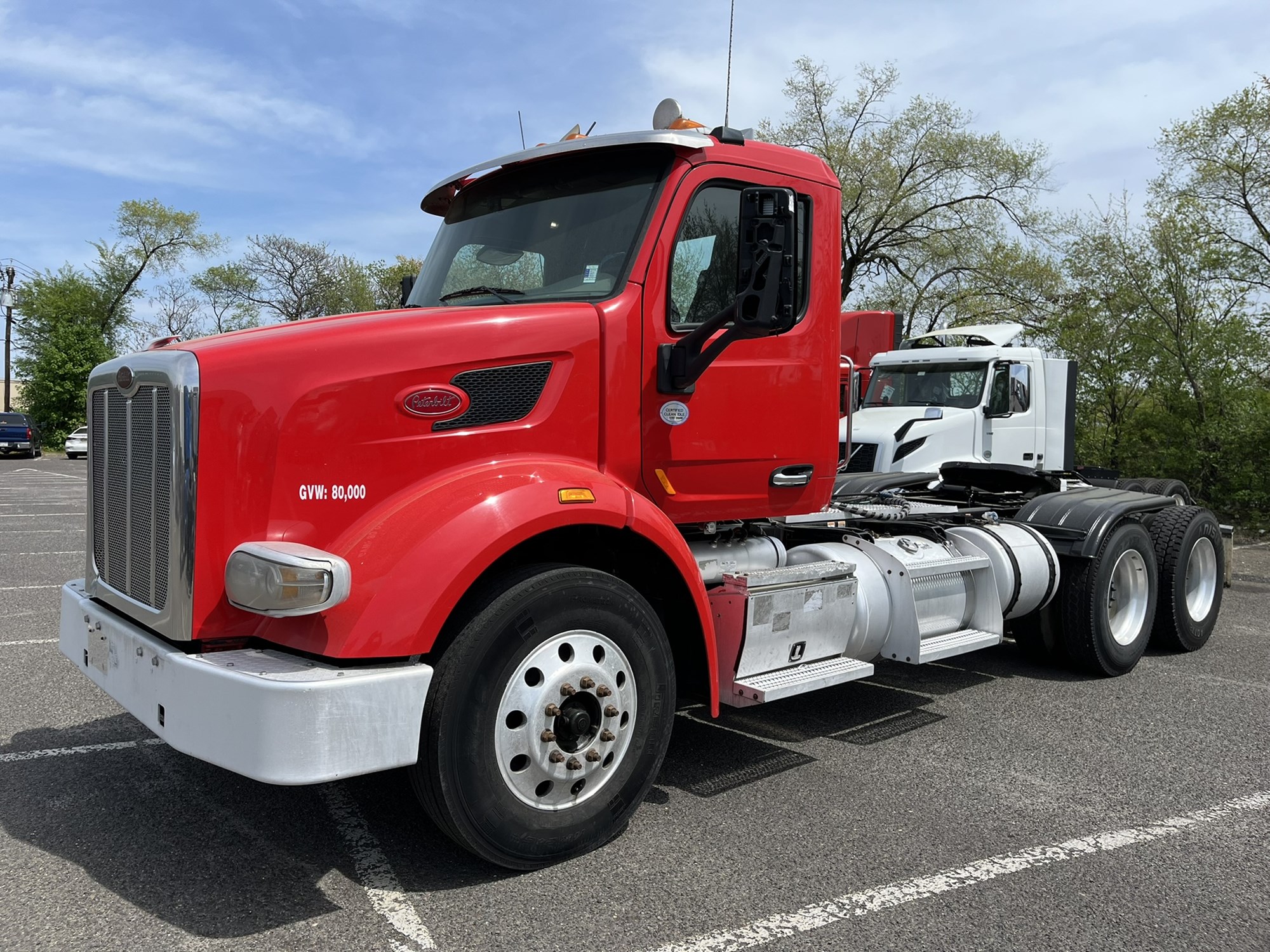 2019 Peterbilt 567 - image 1 of 6